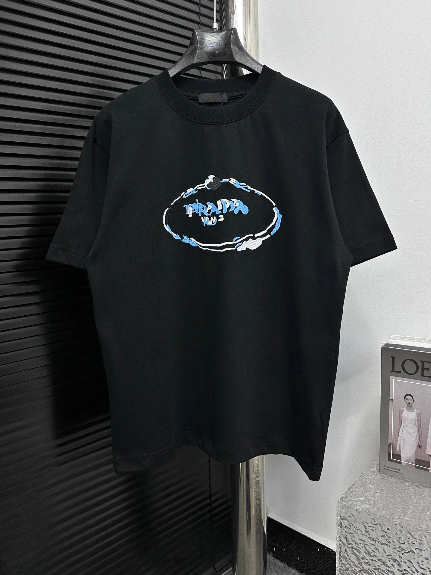 PRADA T-shirt Chest Letter Embroidery logo round Neck Short Sleeve25ss New pure cotton T Unisex T-Shirt OS Drop Shoulder Loose Fit Base Shirt Top T-Shirt Short Sleeve