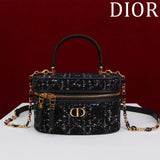 Dior Women's Bag Top version 24The New Rouge Pink Small Cosmetic Bag Hand-Carrying Crossbody Is Already the Standard of This Series. the Inner Configuration Is Small Mirror Small Cosmetic Bag Hand-Carrying Cosmetic Bag Box Bag Handle Box Bag Women's Bag