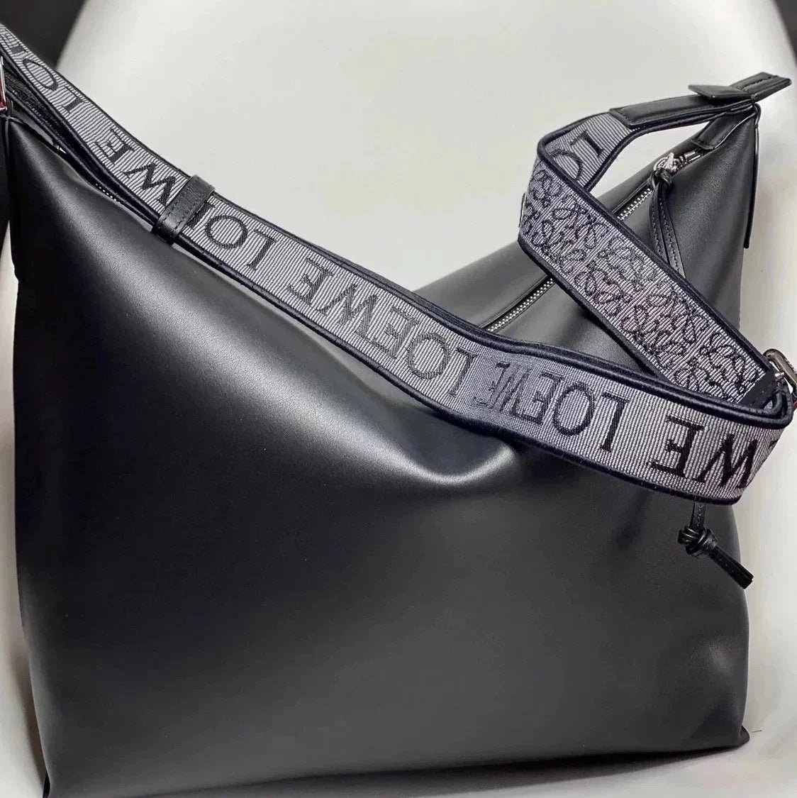 LOEWE Backpack Top version 【Premium Version Original Leather】2022New Men's Bag Soft Smooth Cow Leather and Figured Cloth Cubi Handbag Men's Lunch Box Bag Crossbody Bag Shoulder Bag Messenger Bag Can Be Put13Inch Computer Bag Large Capacity Travel Bag LOEW