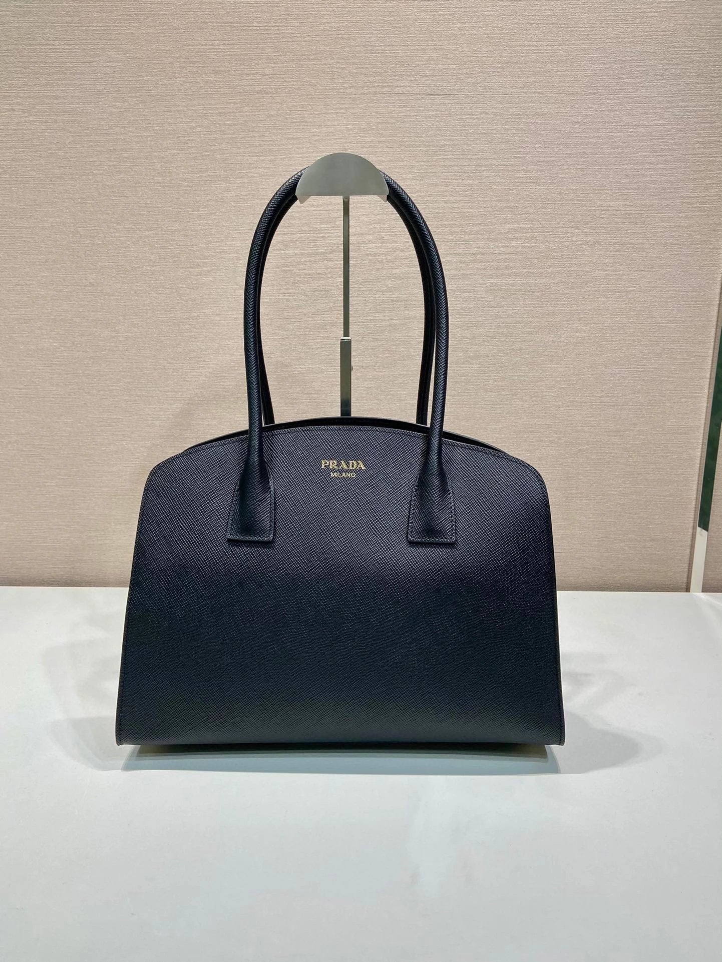 PRADA Bag Top version Most New Tote Bag Imported Original Cross Pattern Cowhide Retro Fashion Casual Tote Bag Flap Bag Backpack Shoulder Bag Messenger Bag Hand Bag Travel Bag Airport Bag Women's Bag Women's Bag1BG520