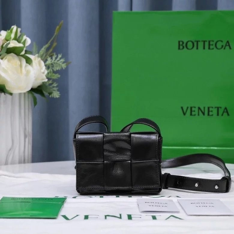 Bottega Veneta Women's Bag Top version 【Original Goods】Classic Mini Woven Bag mini6Lattice Camera Bag Lipstick Pack Small Waste Bag miniCassette Pillow Bag Woven Square Bag Rubik's Cube Woven Bag Men's and Women's Handbags Same Style Crossbody Bag Shoulde