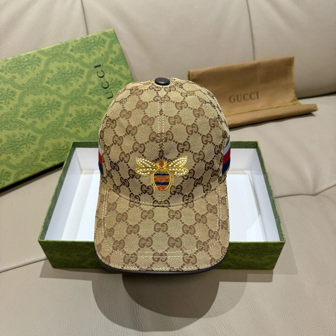 Gucci Hat Bee Embroidery logo Baseball Cap Sunshade Sun Protection Duckbill Cap Large Head Circumference Slimming Face Curved Brim Versatile Sports Hat for Men and Women Couples Same Style