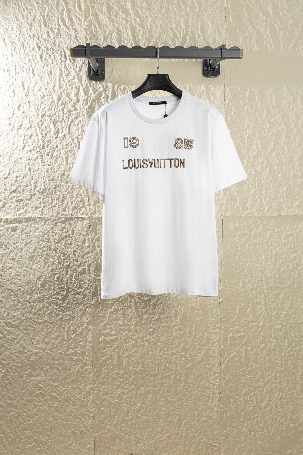 Louis Vuitton LV T-shirt Chest Letter Embroidery logo round Neck Short Sleeve25ss New Pure Cotton Unisex Style T T-shirt OS Loose Fit Base Shirt Top Half Sleeve T-Shirt