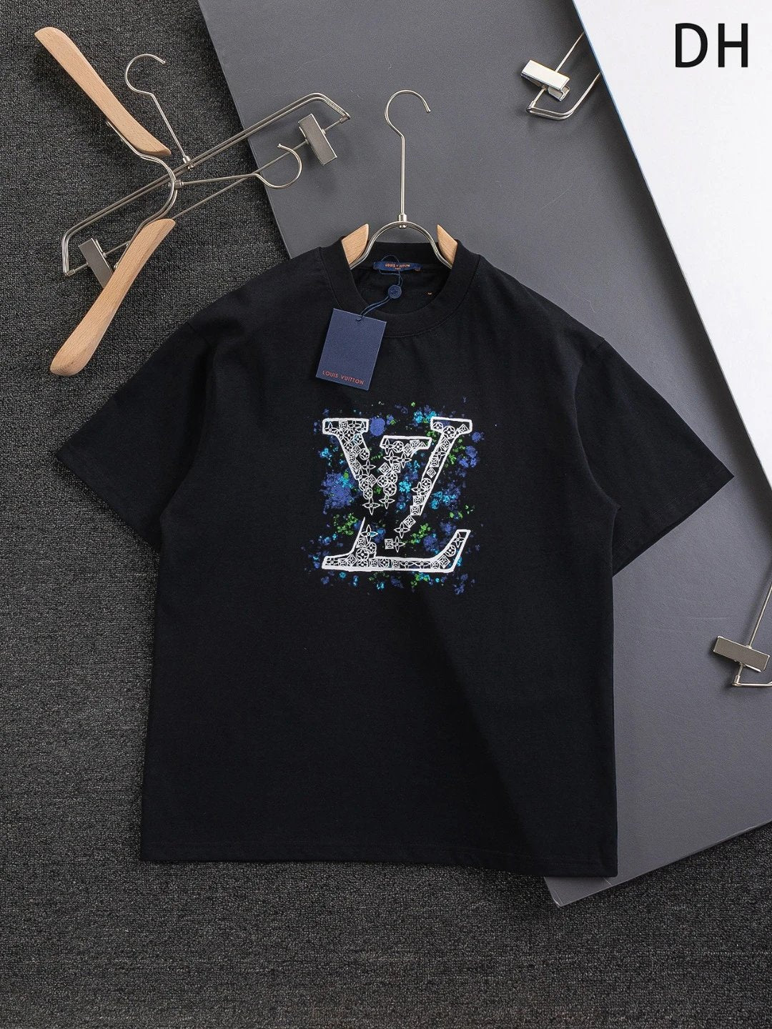 Louis Vuitton LV T-shirt Floral Letter Print on the Chest logo round Neck Short Sleeve25ss New Pure Cotton Unisex Style T Casual T-Shirt Base Layer Shirt OS Loose Fit Half Sleeve Top Plus Size