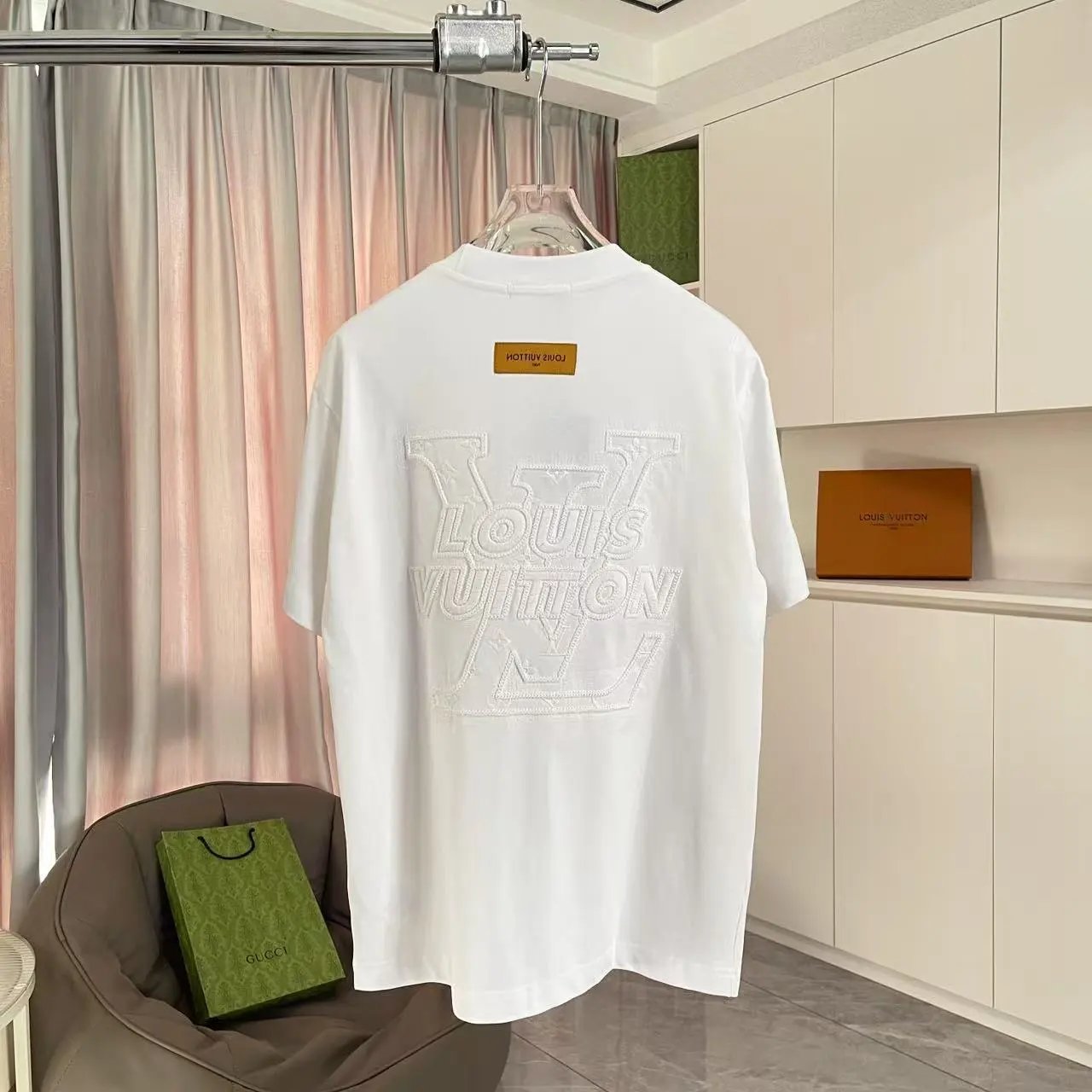 Louis Vuitton LV T-shirt Back Letter Cross Stitch Vacuum Embroidery logo round Neck Short Sleeve25ss New Pure Cotton Unisex Style T T-shirt OS Loose Fit Base Shirt Half Sleeve T-Shirt Top Half Sleeve