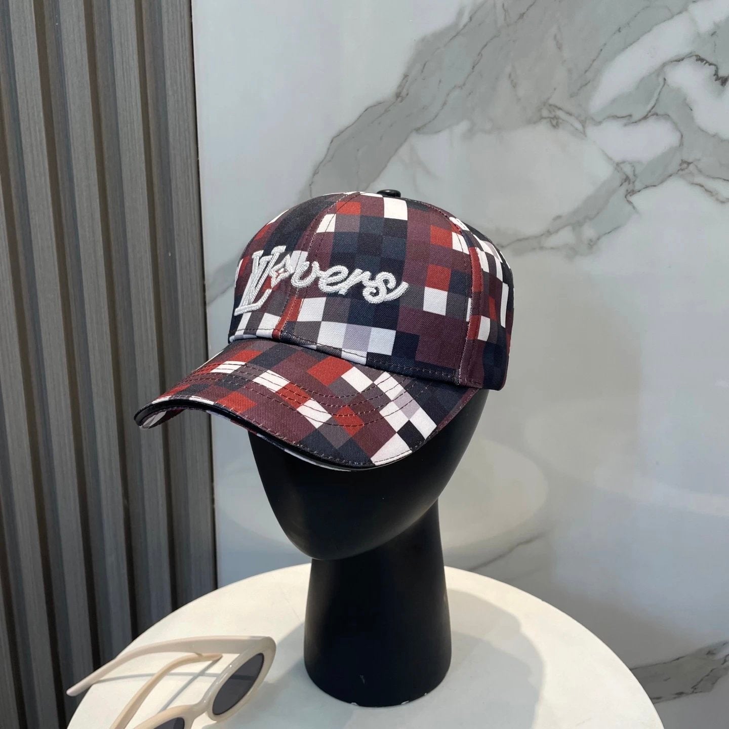 Louis Vuitton LV Hat Full Jacquard Print logo Baseball Cap Sunshade Sun Protection Duckbill Cap Large Head Circumference Slimming Face Curved Brim Versatile Sports Hat for Men and Women Couples Same Style