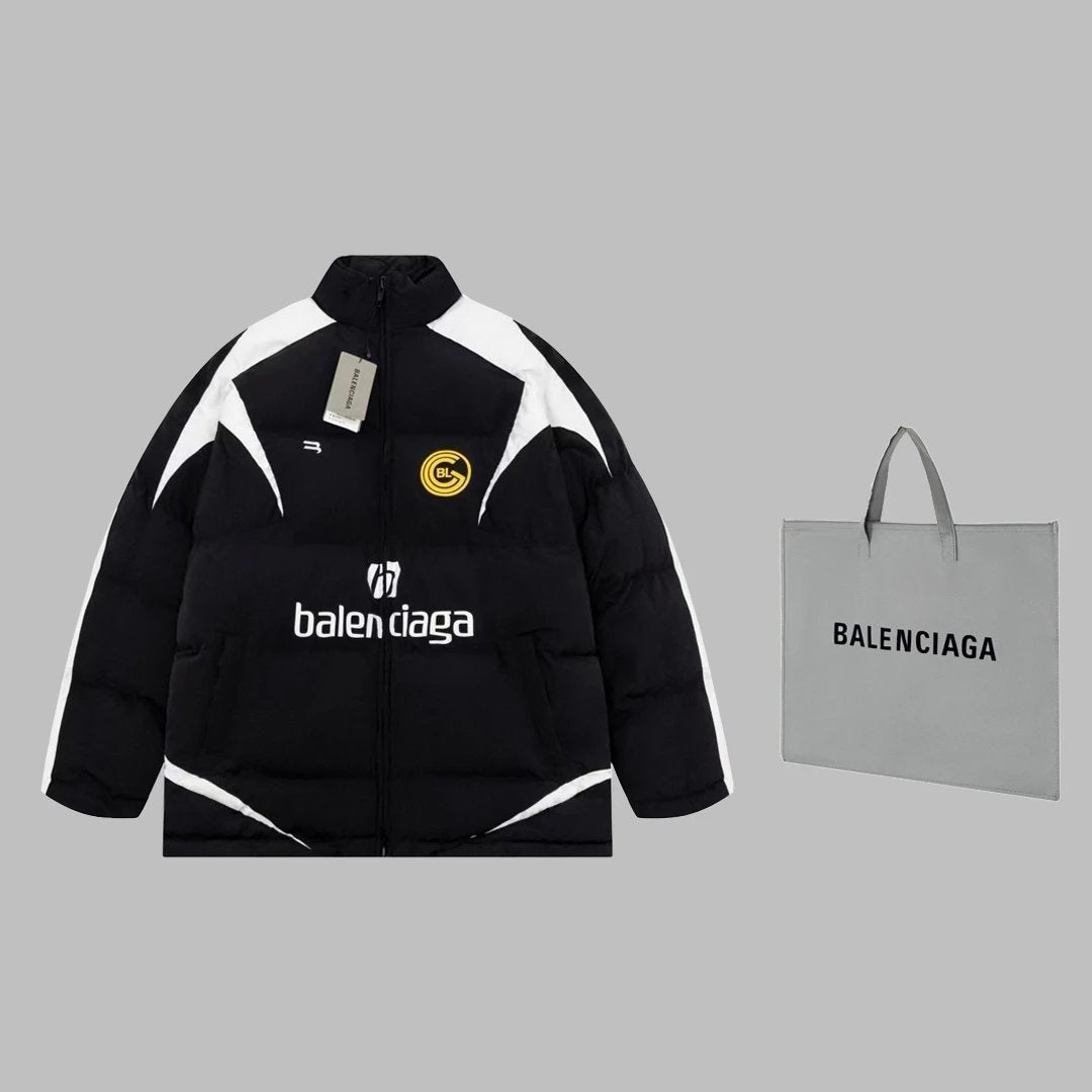 Balenciaga Down Jacket Manchester United Collaboration10Black and White Patchwork Football Cotton Jacket Casual Loose Stand Collar Short Thickened Warm Bread Jacket Unisex24ss New Winter Products