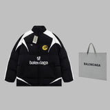 Balenciaga Down Jacket Manchester United Collaboration10Black and White Patchwork Football Cotton Jacket Casual Loose Stand Collar Short Thickened Warm Bread Jacket Unisex24ss New Winter Products