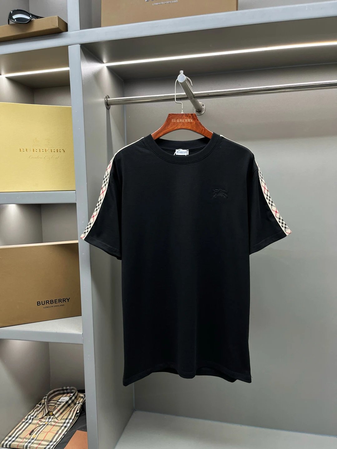 Burberry T-shirt Embroidery on the chest logo round Neck Short Sleeve25ss New Pure Cotton Unisex Style T Casual T-Shirt Base Layer Shirt OS Loose Fit Half Sleeve Top Plus Size