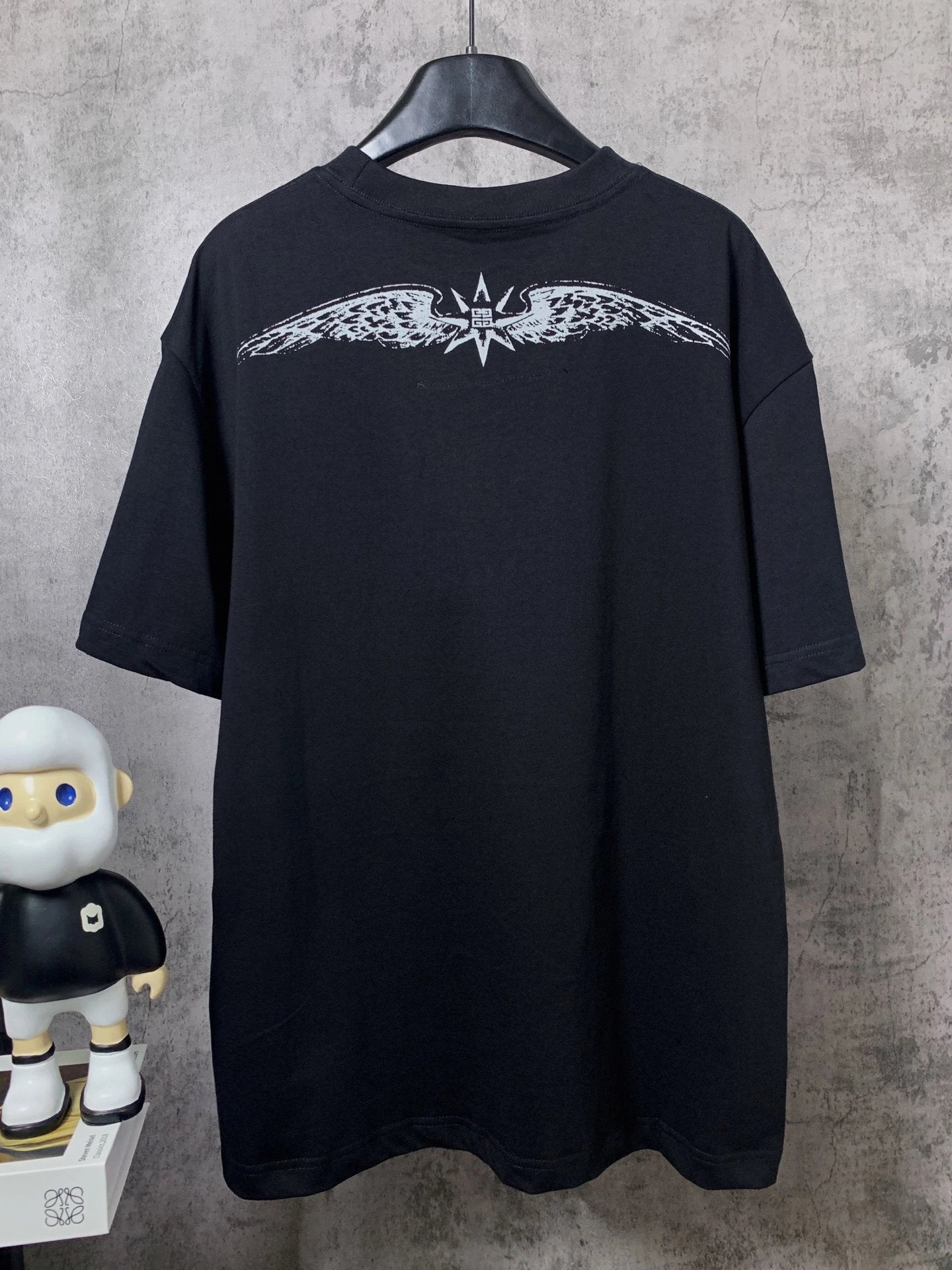 Givenchy T-shirt Back Wings Print logo round Neck Short Sleeve25ss New pure cotton T Unisex T-Shirt OS Loose Fit Base Shirt Top Half Sleeve T-Shirt