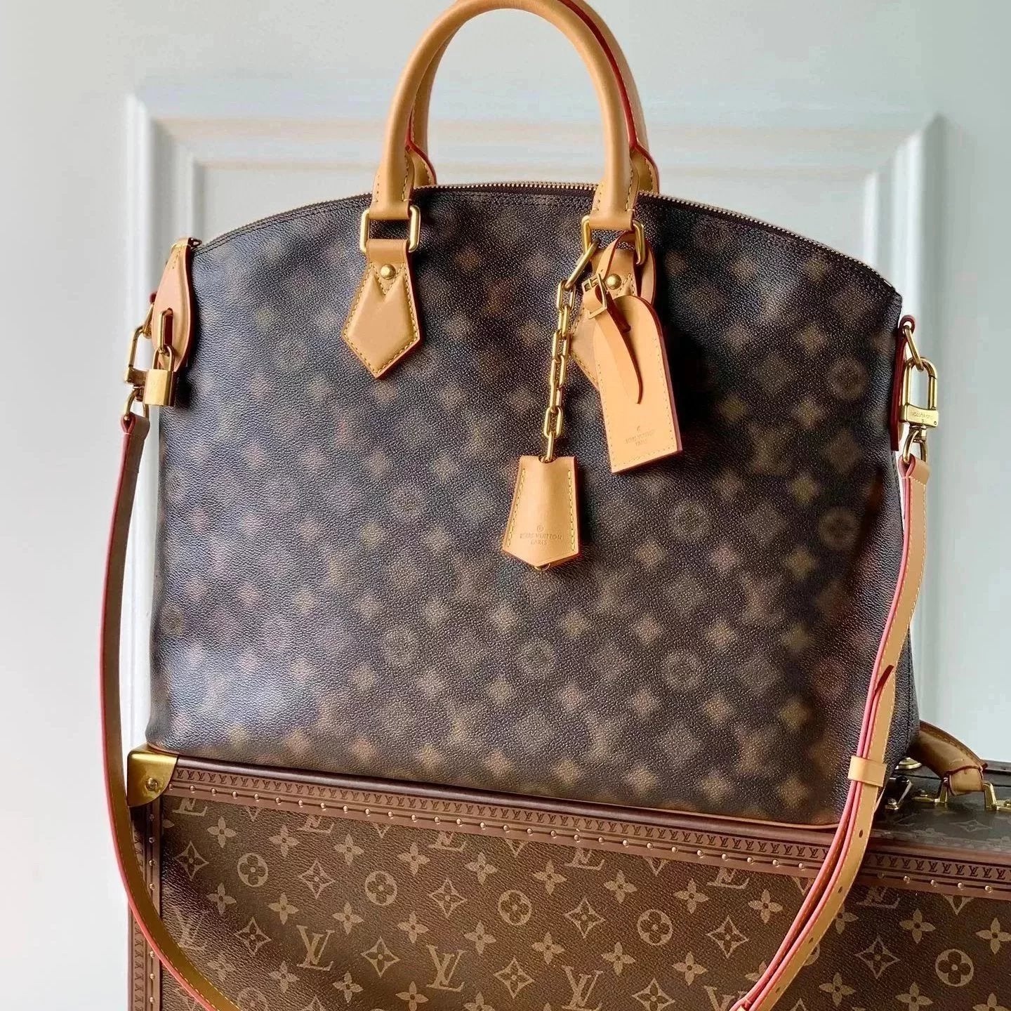 Louis Vuitton LV briefcase Top version 【Tax-Free Version】Original Leather Hardware2022New LockitTote Handbag Yellow Leather Fuzzy logo Tote Bag Men's Commuter Bag Men's Shopping Bag Handbag Shoulder Bag Messenger Bag M46240Briefcase Business Lawyer Bag Me