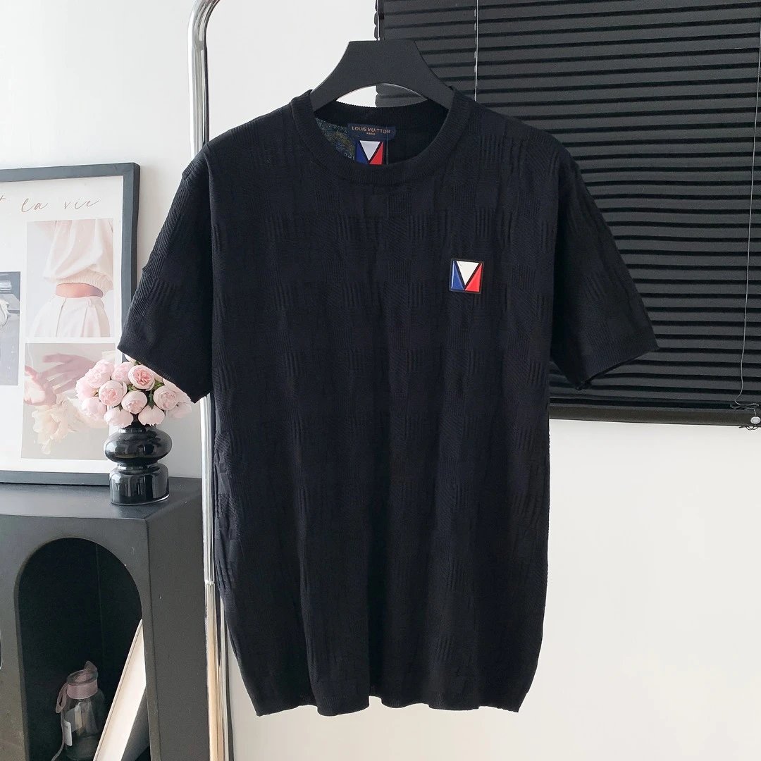 Louis Vuitton LV T-shirt Front Knit Texture and Square Shape logo round Neck Short Sleeve25ss New Pure Cotton Unisex Style T Casual T-Shirt Base Layer Shirt OS Loose Fit Half Sleeve Top Plus Size