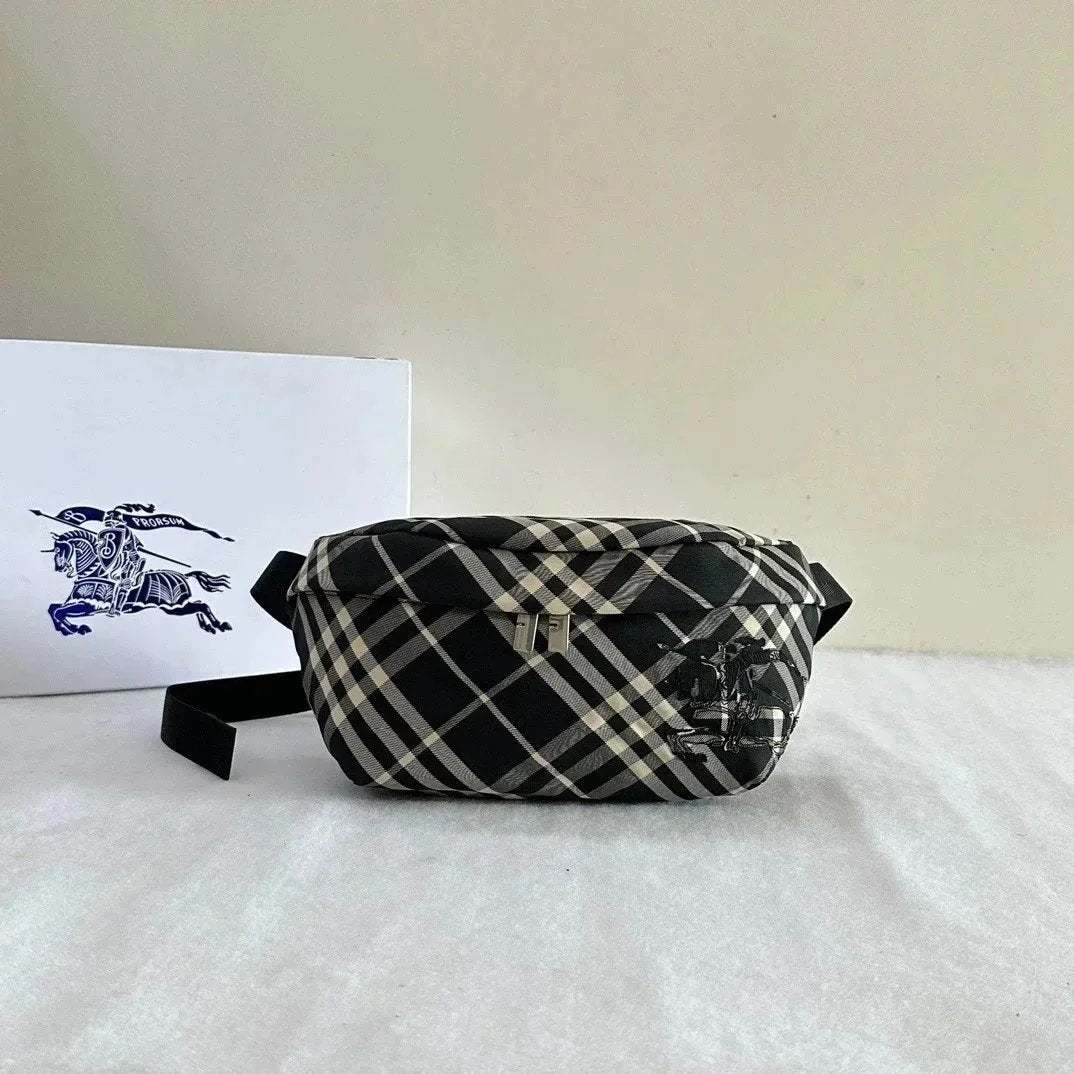 Burberry Men's Bag Top version 【Super Version Original Factory】The Most New Waist Bag Bur Exclusive Plaid Equestrian Knight Messenger Bag Chest Bag Waist Bag Men's Bag New Plaid Casual Men's and Women's Bags Summer Packet