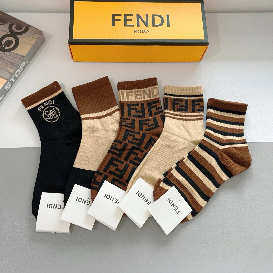Fendi Sock 【a Box5Double】Classic Pair F Letters logo Breathable and Stylish Pure Cotton Mid-Calf Socks25ss New Cotton Socks Spring Summer Autumn Thin Business Sports Casual Versatile Deodorant Sweat-Absorbing