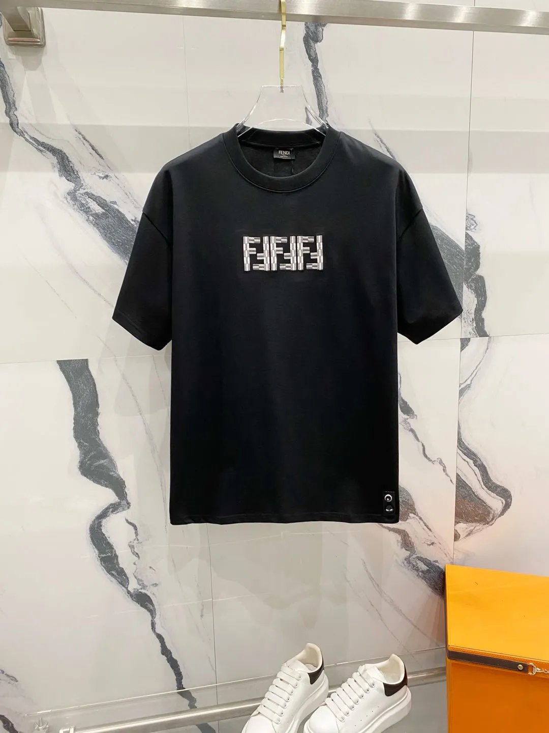 FENDI T-shirt Double-breasted F Letter Embroidery logo round Neck Short Sleeve25ss New Pure Cotton Unisex Style T T-shirt OS Loose Fit Base Shirt Half Sleeve T-Shirt Top Half Sleeve