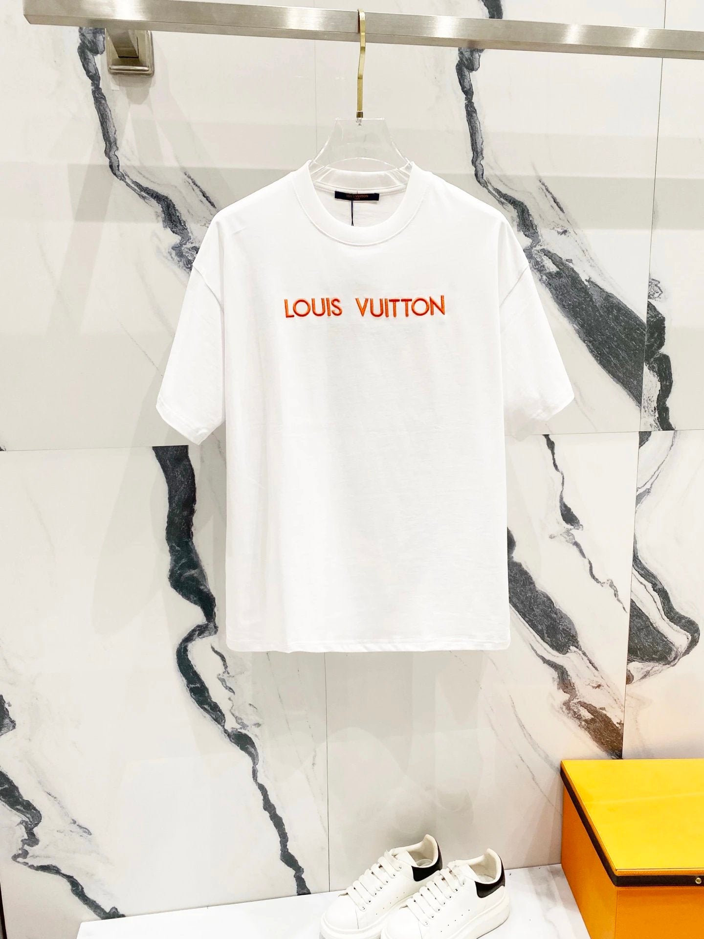 Louis Vuitton LV T-shirt Orange Embroidery with Chest Letter Arrangement logo round Neck Short Sleeve25ss New pure cotton T Unisex T-Shirt OS Drop Shoulder Loose Fit Base Shirt Top T-Shirt Short Sleeve