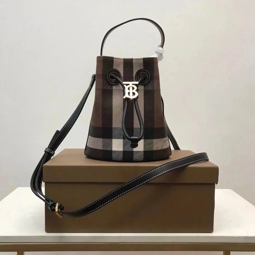 Burberry Women's Bag Top version 【Original Leather】New Babaojia Drawstring Bucket Bag Decorative Plaid with Italian Tanned Leather Trim and TB Exclusive Logo New Bucket Bag Handbag Crossbody Bag