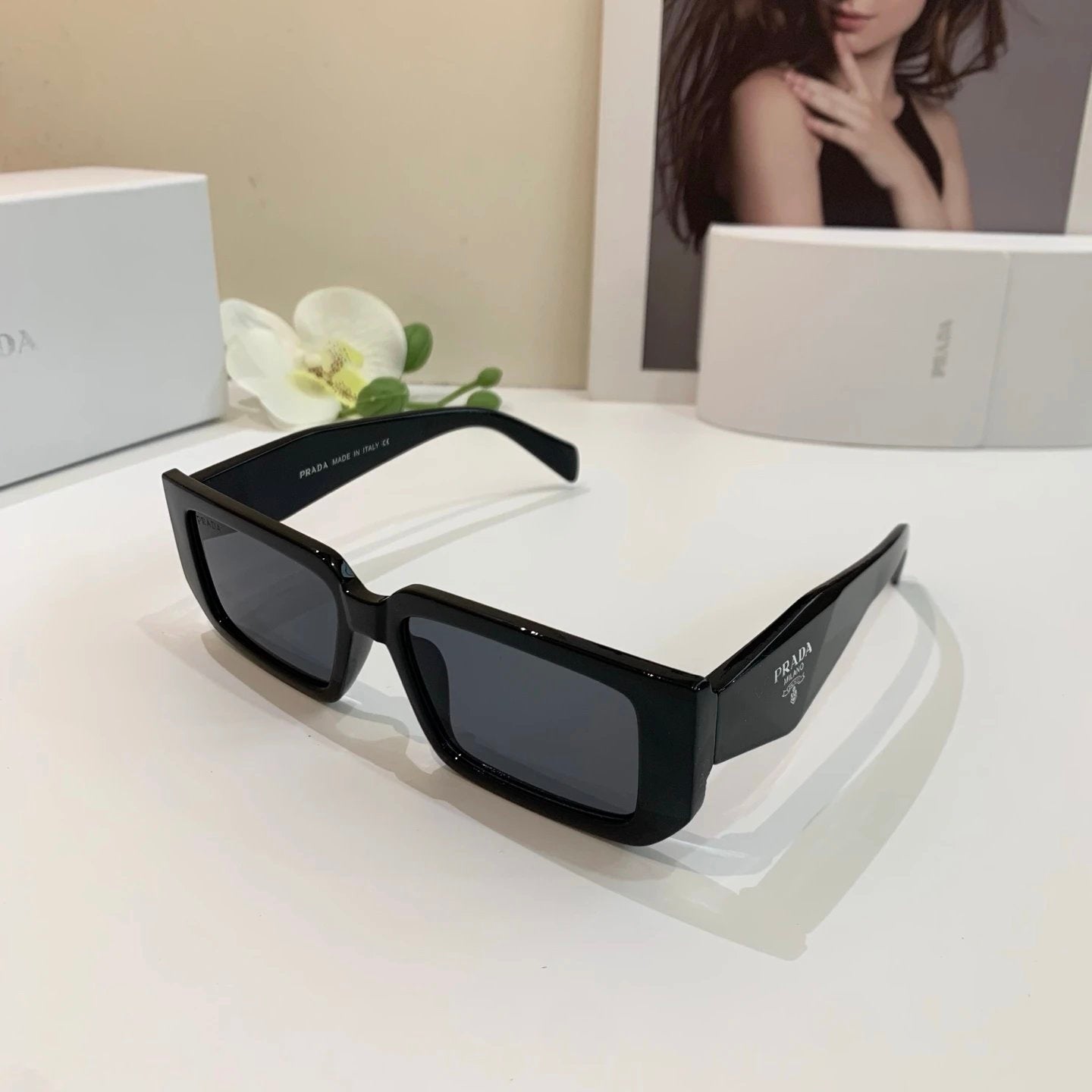 PRADA Sunglasses Letter Logo Temple Sunglasses Slimming Non-Prescription Unisex Couple Style UV Protection Driving Beach Fishing25ss New Sports Casual Versatile