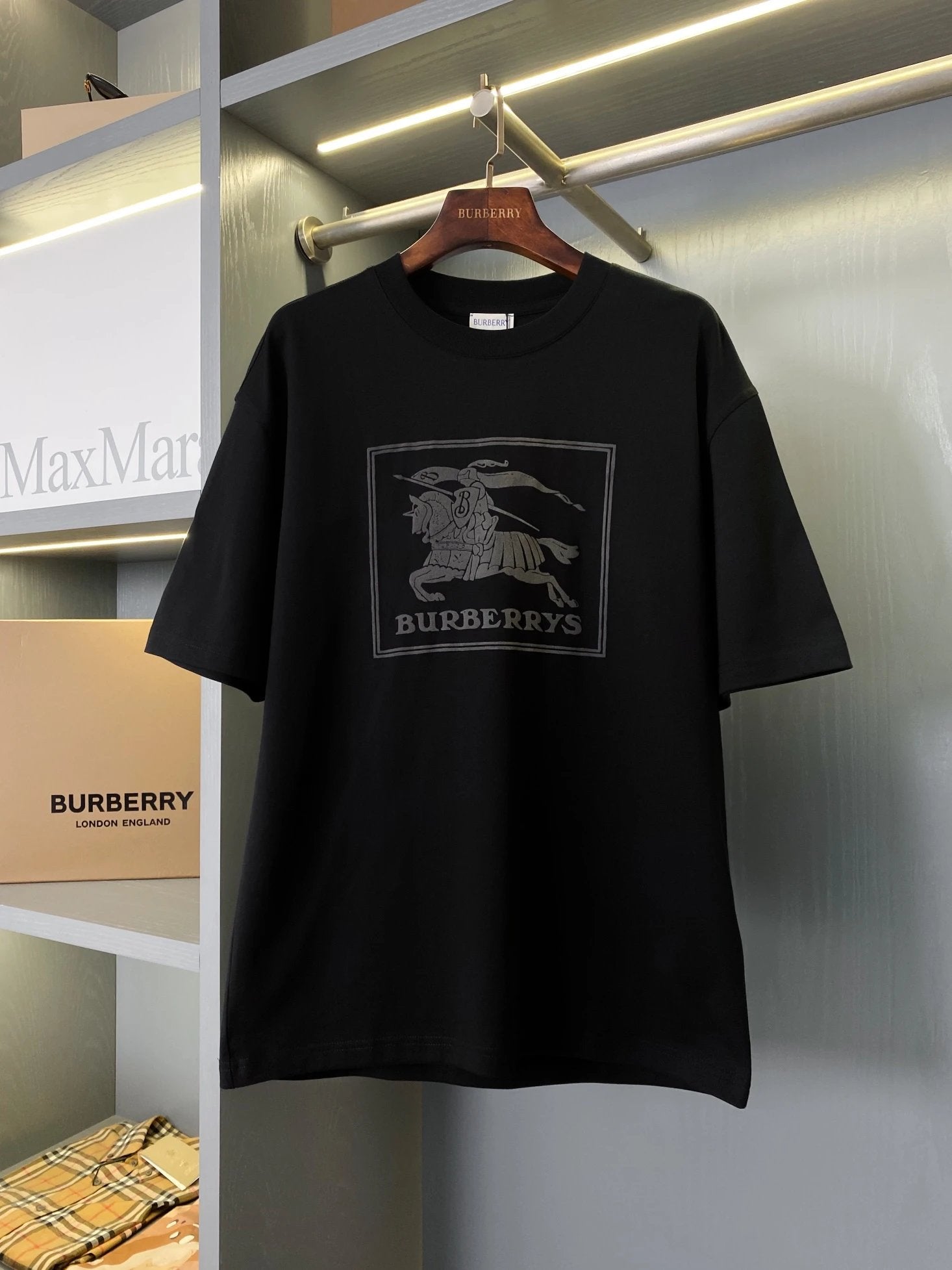 Burberry T-shirt Micro Logo 3D Knight Print logo round Neck Short Sleeve25ss New pure cotton T Unisex T-Shirt OS Loose Fit Base Shirt Top Half Sleeve T-Shirt