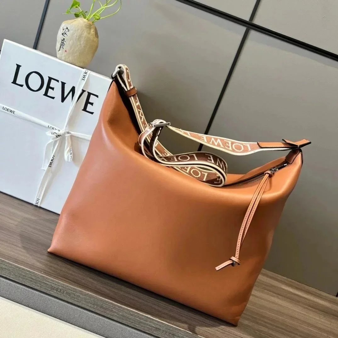 LOEWE Backpack Top version 【Premium Version Original Leather】2022New Men's Bag Soft Smooth Cow Leather and Figured Cloth Cubi Handbag Men's Lunch Box Bag Crossbody Bag Shoulder Bag Messenger Bag Can Be Put13Inch Computer Bag Large Capacity Travel Bag LOEW