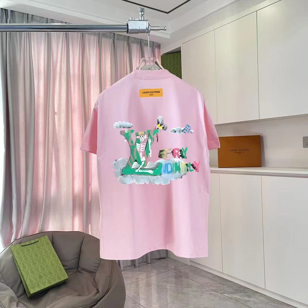Louis Vuitton LV T-shirt Back Letter Cloud Skull Graffiti Print logo round Neck Short Sleeve25ss New Pure Cotton Unisex Style T T-shirt OS Loose Fit Base Shirt Half Sleeve T-Shirt Top Half Sleeve