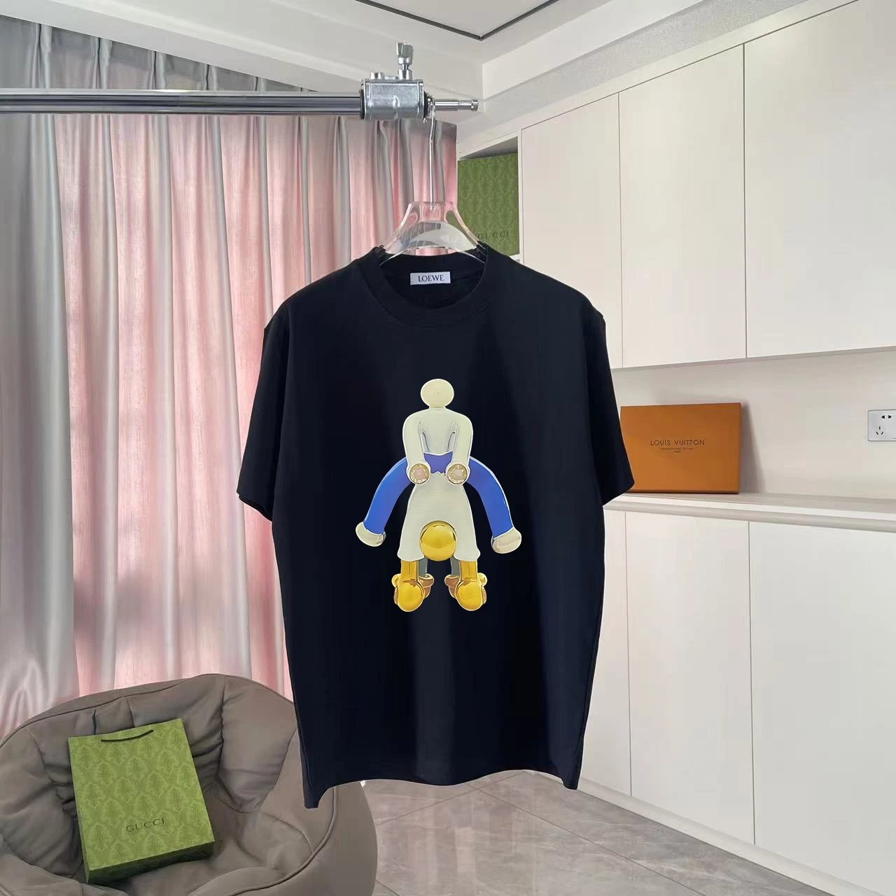 LOEWE T-shirt Cartoon Pattern Print on the Chest logo round Neck Short Sleeve25ss New pure cotton T Unisex T-Shirt OS Drop Shoulder Loose Fit Base Shirt Top T-Shirt Short Sleeve