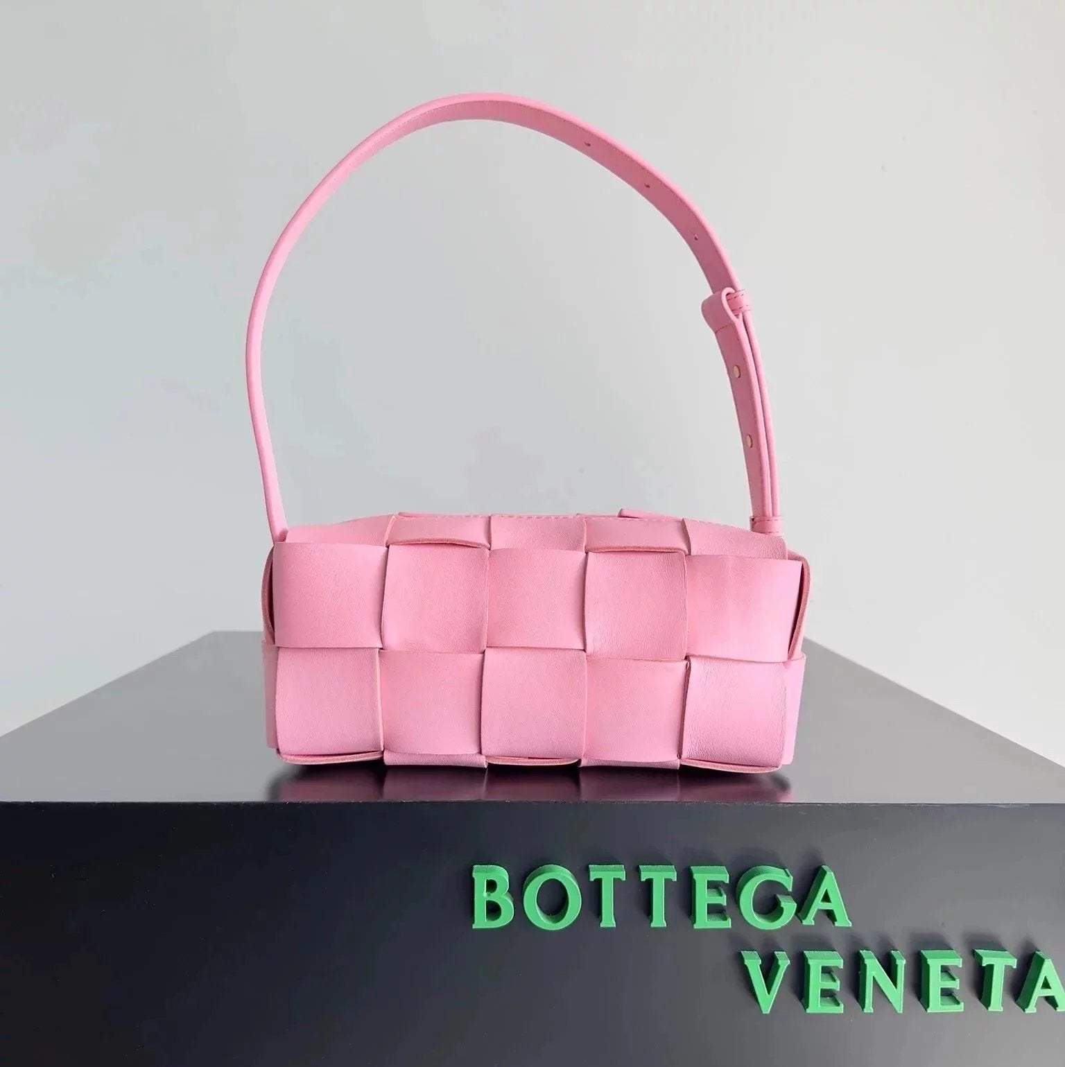 Bottega Veneta Women's Bag Top version Original Genuine Goods Leather Yang Mi Brick Underarm bag2022New Original Surrogate Shopping-Grade Large Plaid Woven Soft Lambskin Shoulder Bag Underarm Bag BRICKCASSETTE Underarm Bag Handbag Women's Bag