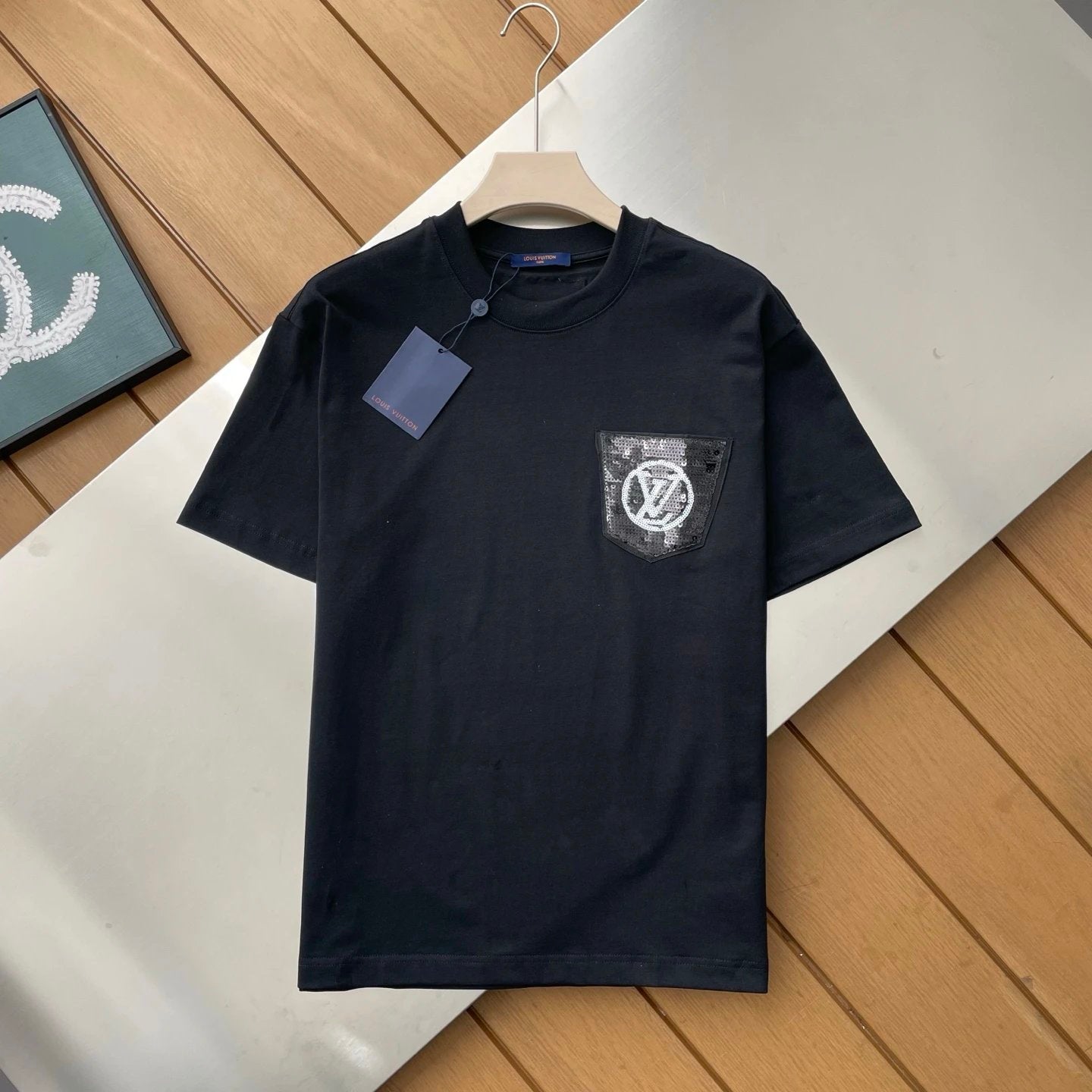 Louis Vuitton LV T-shirt Pocket Sequin Logo logo round Neck Short Sleeve25ss New Pure Cotton Unisex Style T T-shirt OS Loose Fit Base Shirt Half Sleeve T-Shirt Top Half Sleeve