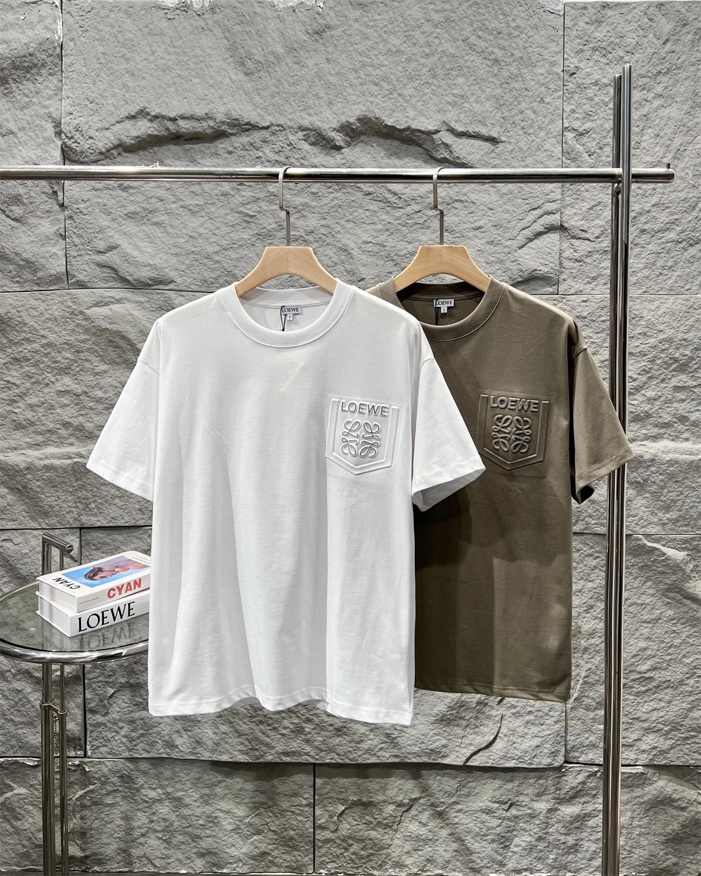 LOEWE T-shirt 3D Letter Embossing on the Chest logo round Neck Short Sleeve25ss New pure cotton T Unisex T-Shirt OS Loose Fit Base Shirt Top Half Sleeve T-Shirt