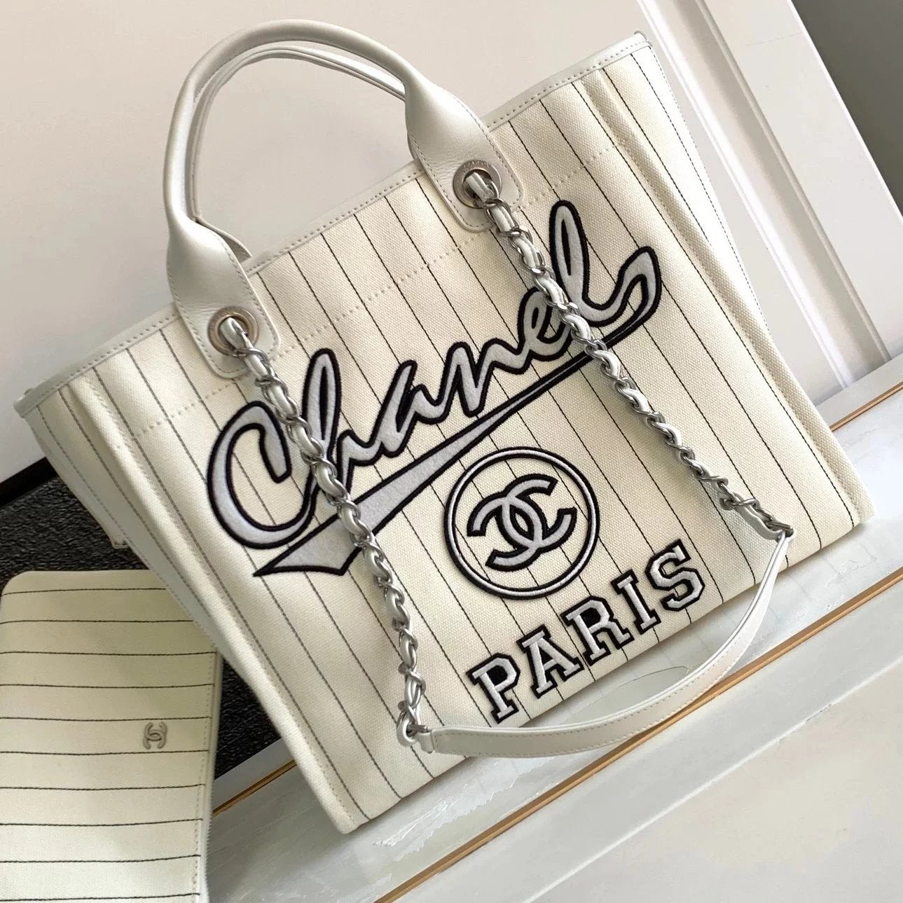 Chanel Women's Bag Top version 【Super Original Factory】Ohanel Home23P Shopping Bag Beach Bag Vertical Stripes23P Hot Sale of Elements Naini Goose Beach Bag Mummy Bag Shopping Bag Tote Bag Women's Bag Tote Shoulder Bag Handbag New Beach Bag Large38cm Mediu