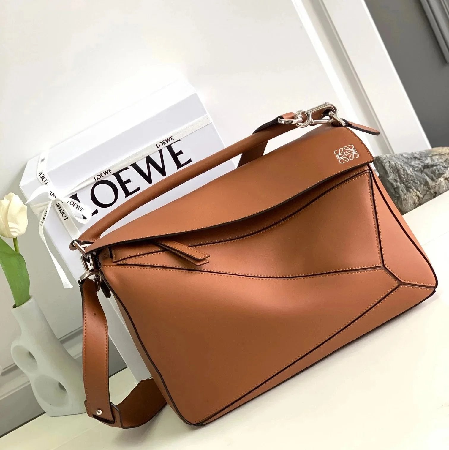 LOEWE Men's Bag Top version 【Original Leather Premium Version】Oversized puzzle Geometric Bag Men's puzzle36cm35cm Large Men's Portable Messenger Bag Stitching Geometric Bag Men's Geometric Messenger Bag Men's Bag