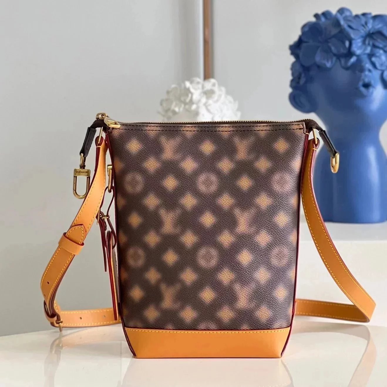 Louis Vuitton LV Women's Bag Top version Original Leather Hardware M46241HoboCruiser Shoulder Bag Crossbody Bucket Bag HOBOCRUISER Bucket Bag Underarm Bag Astigmatism Unfocused Bucket Bag New Men's Bag Women's Bag