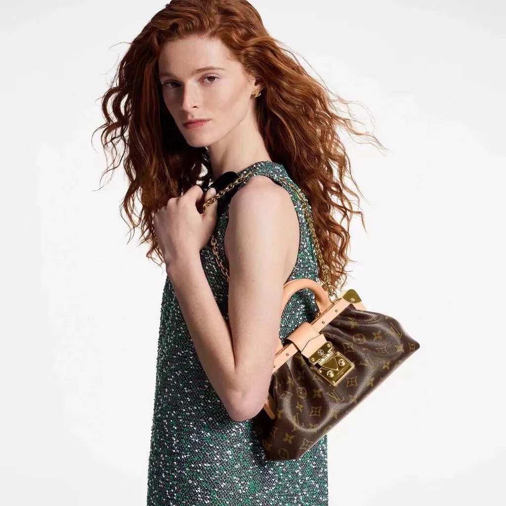 Louis Vuitton LV Women's Bag Top version 【Pair of Flowers】M46544Clutch Cloud Bag Shoulder Crossbody Chain Handbag2023Spring and Summer Fashion Show New Dinner Bag Cloud Bag Handbag
