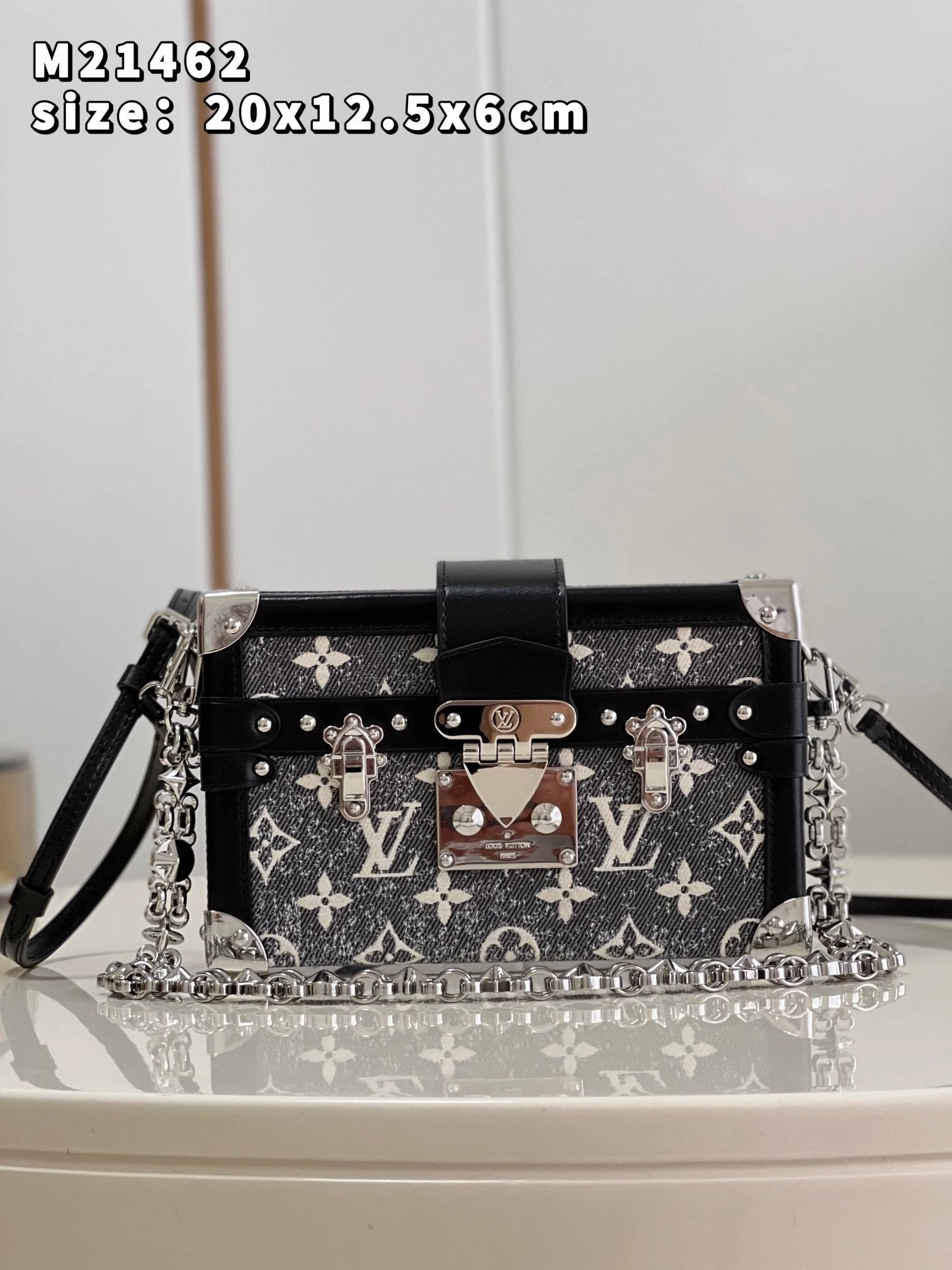 Louis Vuitton LV Women's Bag Top version 2022New Ladies PetiteMalle White Full Leather Embroidery logo Hard Box Bag M20847Men's and women's bags M21462d Denim Black Blue Denim45554Retro patterns M57817