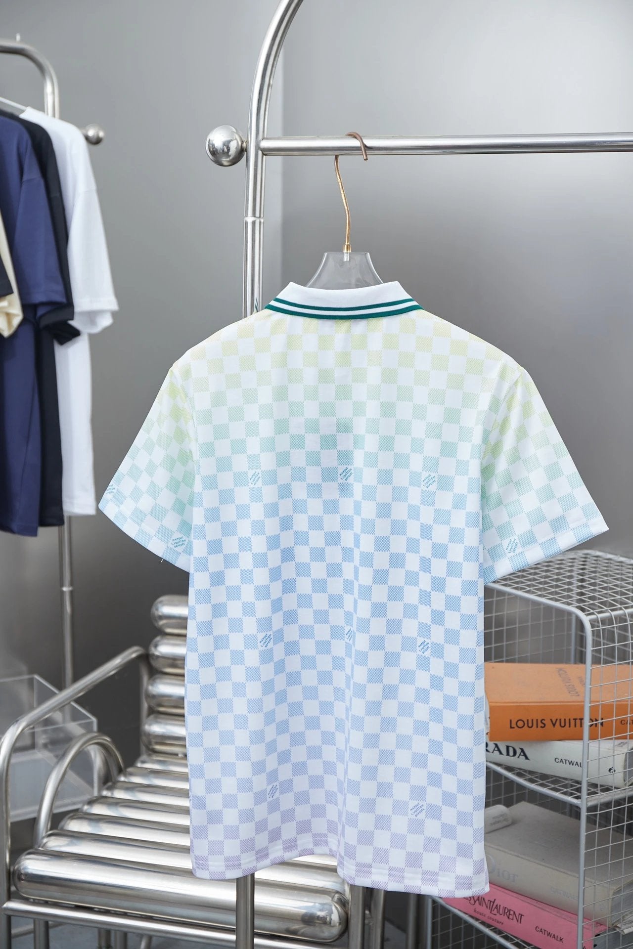 Louis Vuitton LV T-shirt Full-body Checkerboard Pattern logo Jacquard POLO Shirt Lapel Short Sleeve25ss New Unisex Summer Short Sleeve OS Loose T Business Half Sleeve Shirt Plus Size T-Shirt