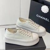 Chanel Shoes Leather Surface Burst Single Biscuit Shape Shoes l Thick Bottom Muffin Canvas Shoes！
Recommended❗️Vamp Imported Canvas Casual and Versatile Platform Height Increasing Insole5cm Sheepskin Plastic Footpad Original PTU Rubber Combination Outsole