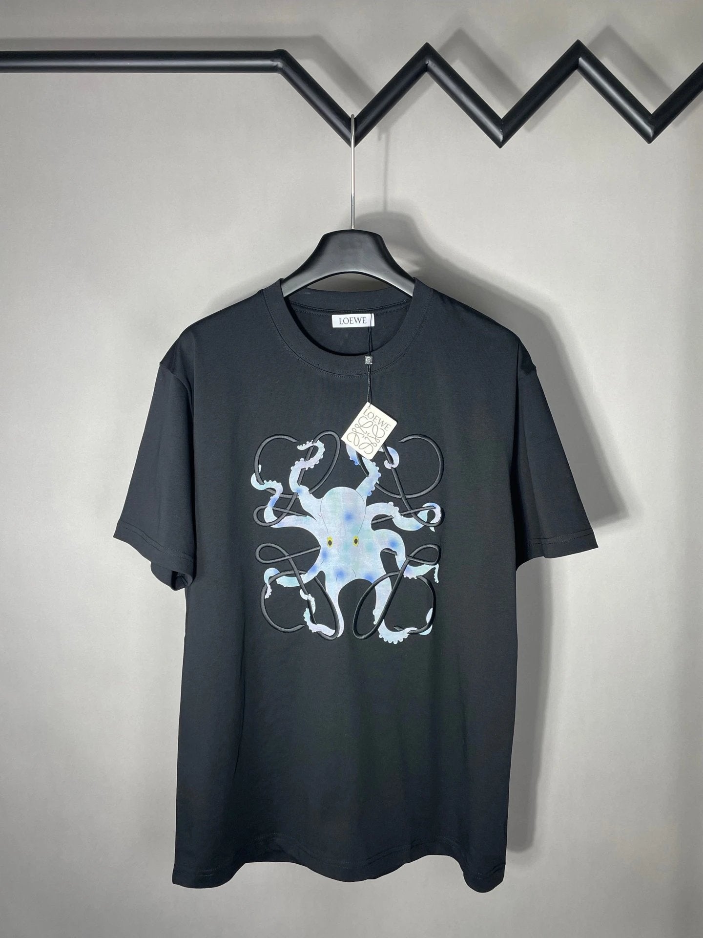 LOEWE T-shirt Front octopus print and Anagram Embroidery logo round Neck Short Sleeve25ss New pure cotton T Unisex T-Shirt OS Loose Fit Base Shirt Top Half Sleeve T-Shirt
