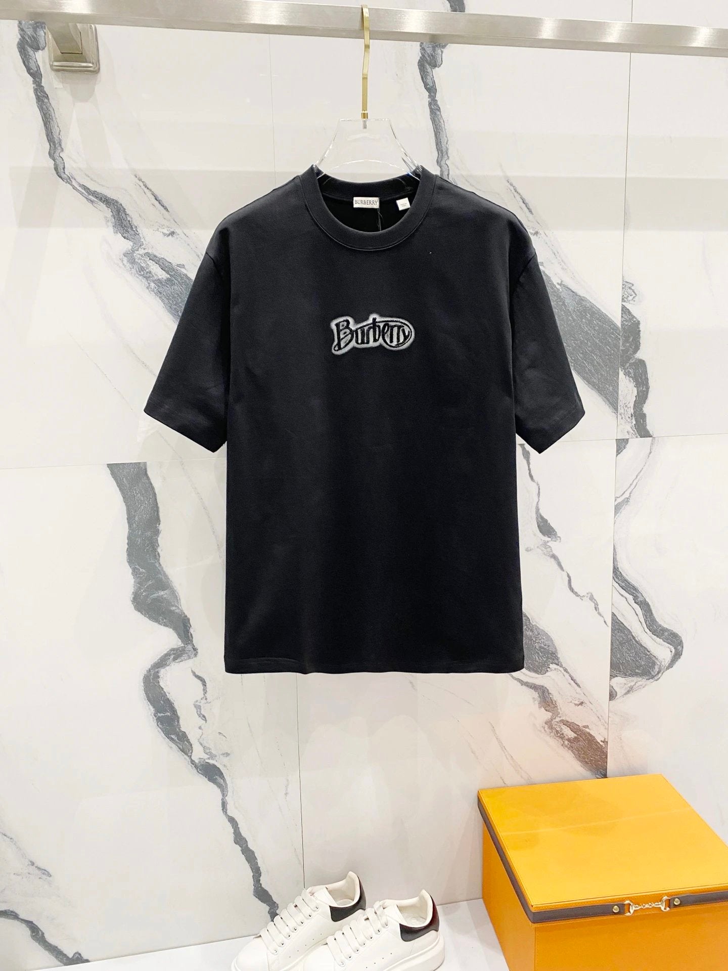 Burberry T-shirt Ink Spray Letter Toothbrush Embroidery on Chest logo round Neck Short Sleeve25ss New Pure Cotton Unisex Style T T-shirt OS Loose Fit Base Shirt Half Sleeve T-Shirt Top Half Sleeve