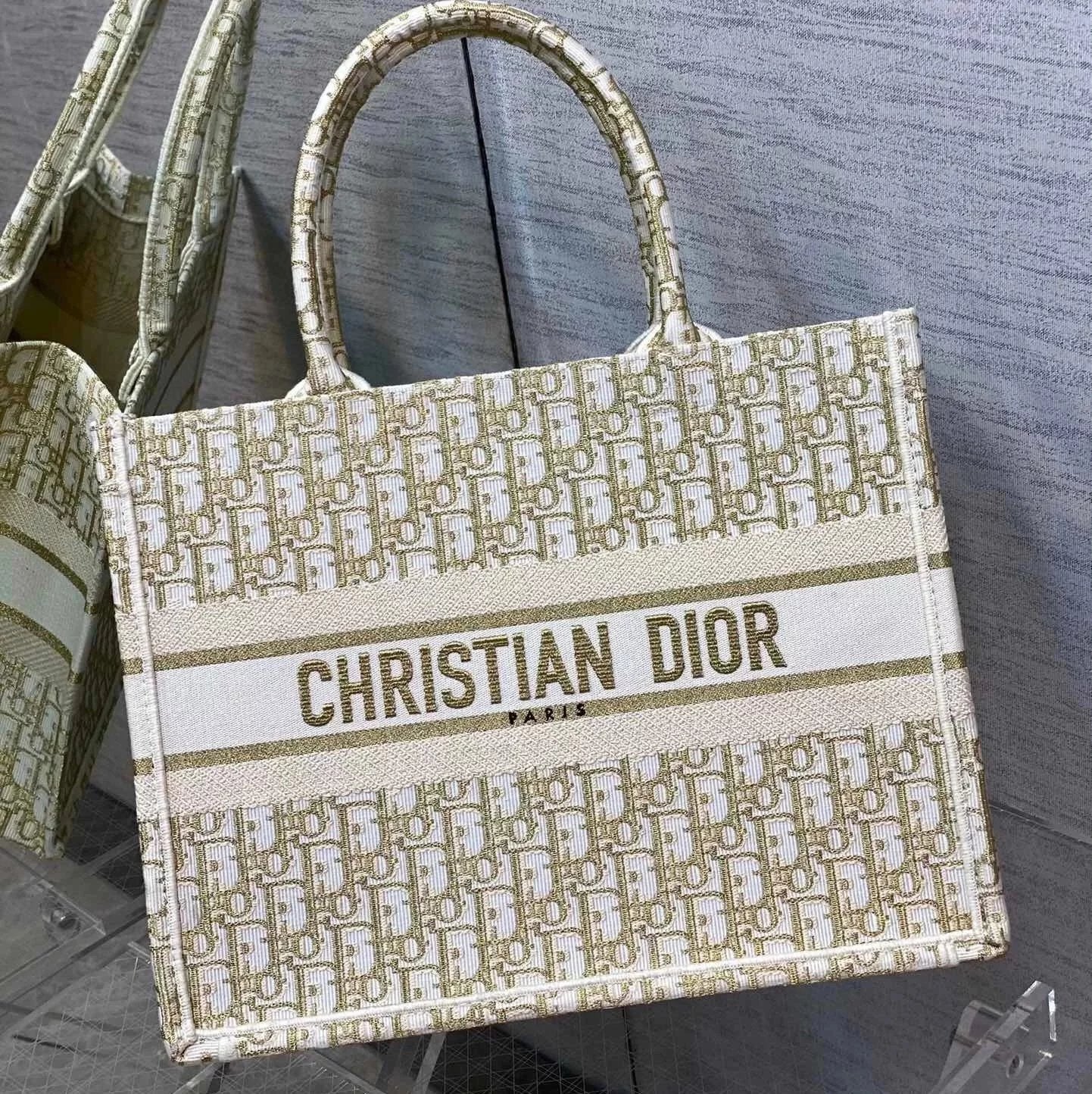 Dior Women's Bag Top version 【Original Order】Christmas Limited Edition booktote Gold Thread Series Lucky Star Embroidered Tote Bag Women's One Shoulder Handbag Shopping Bag Mummy Bag