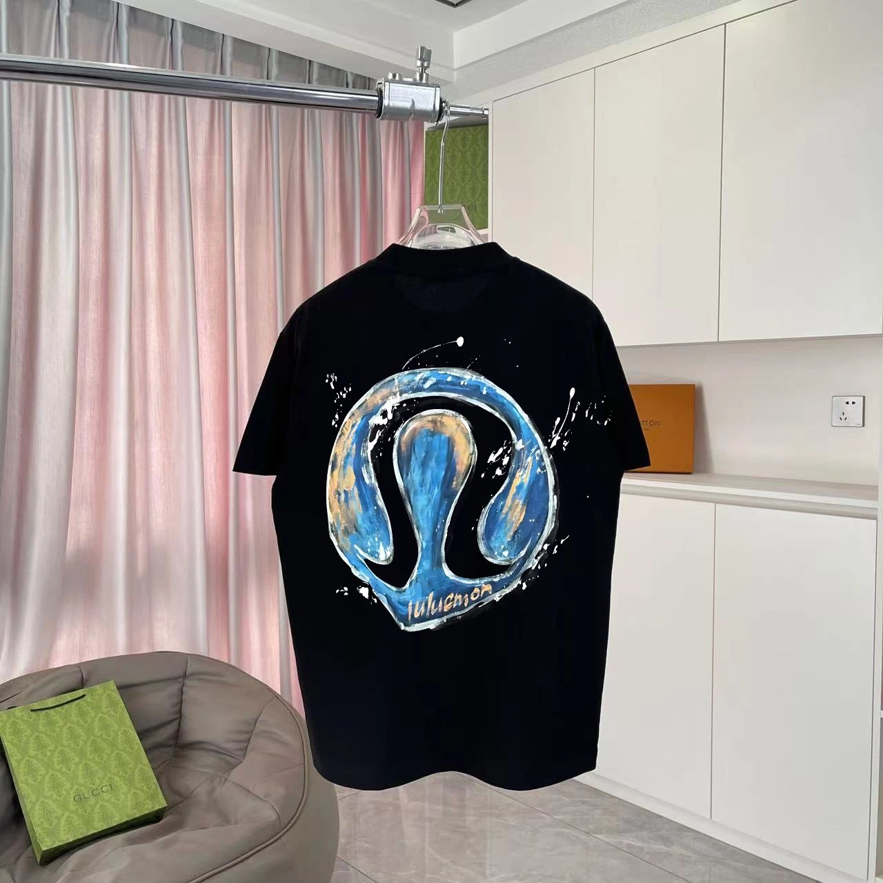 lululemon T-shirt Back Personality Hand-drawn Pattern Print logo round Neck Short Sleeve25ss New Pure Cotton Unisex Style T T-shirt OS Loose Fit Base Shirt Top Half Sleeve T-Shirt