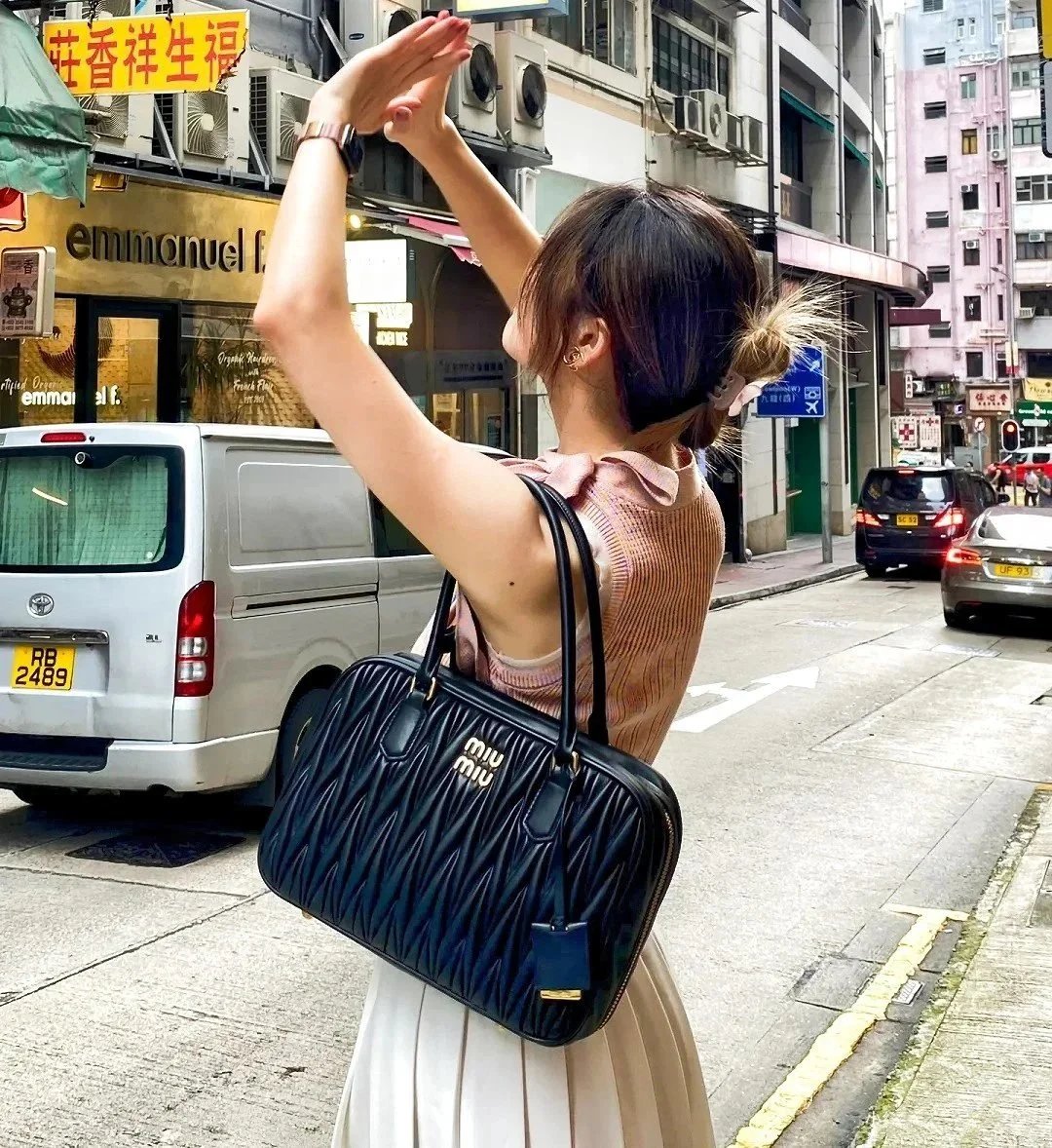 Miu Miu Bag Top version 【Treasure Item】M Home New Small Square Bag Shoulder Handbag Arcadie Boston Pleated Bowling Bag Crossbody Pillow Bag**Lambskin Briefcase Zhang Yuanying Same Style Women Bag5BB133