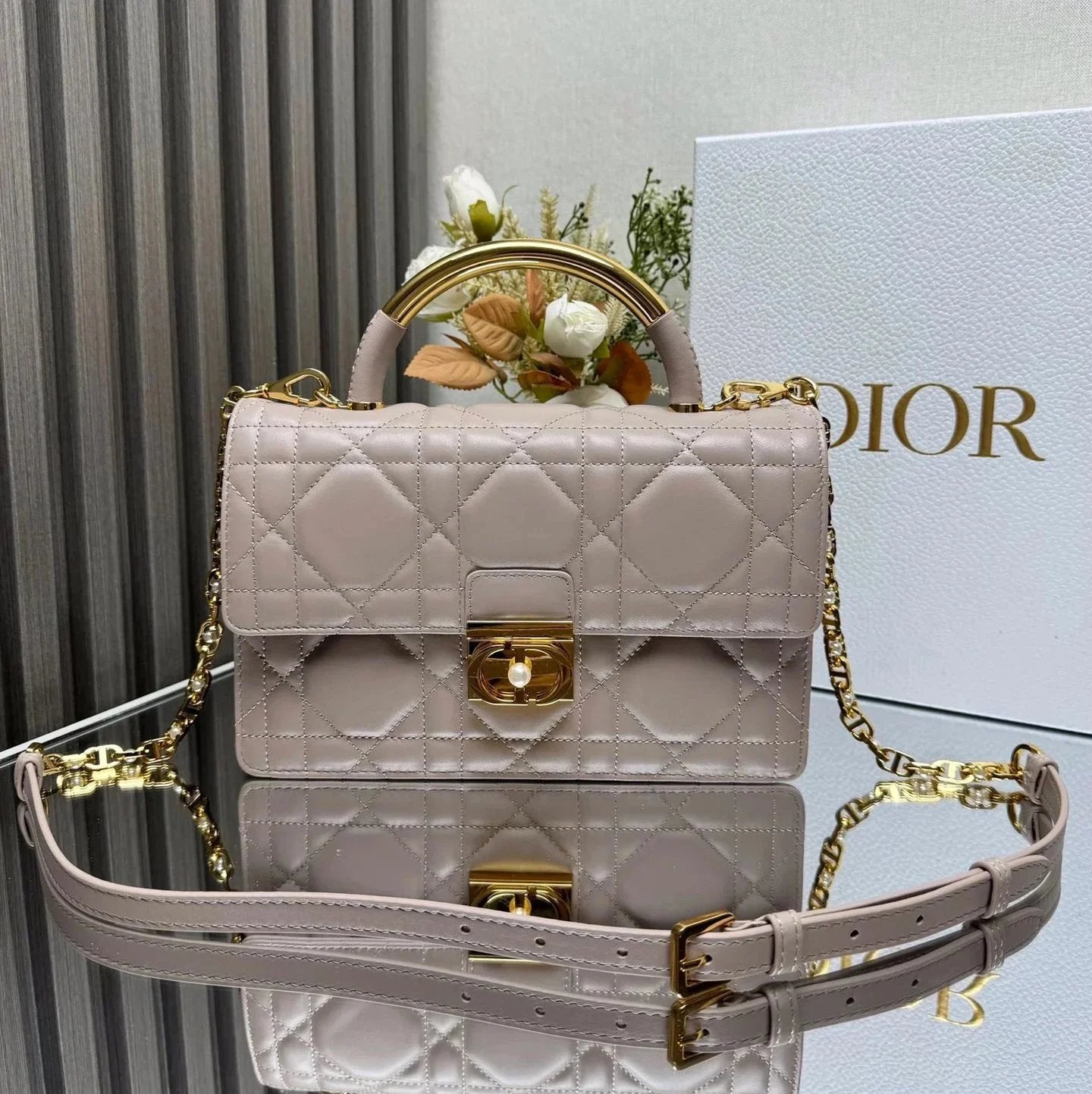 Dior Women's Bag Top version 【Original Leather Premium Quality】2024Latest Ange Chain Bag Signature Oversized Rattan Plaid，Metal Handle Bag Handbag Pearl Chain Bag Ange Handbag Chain Women's Bag