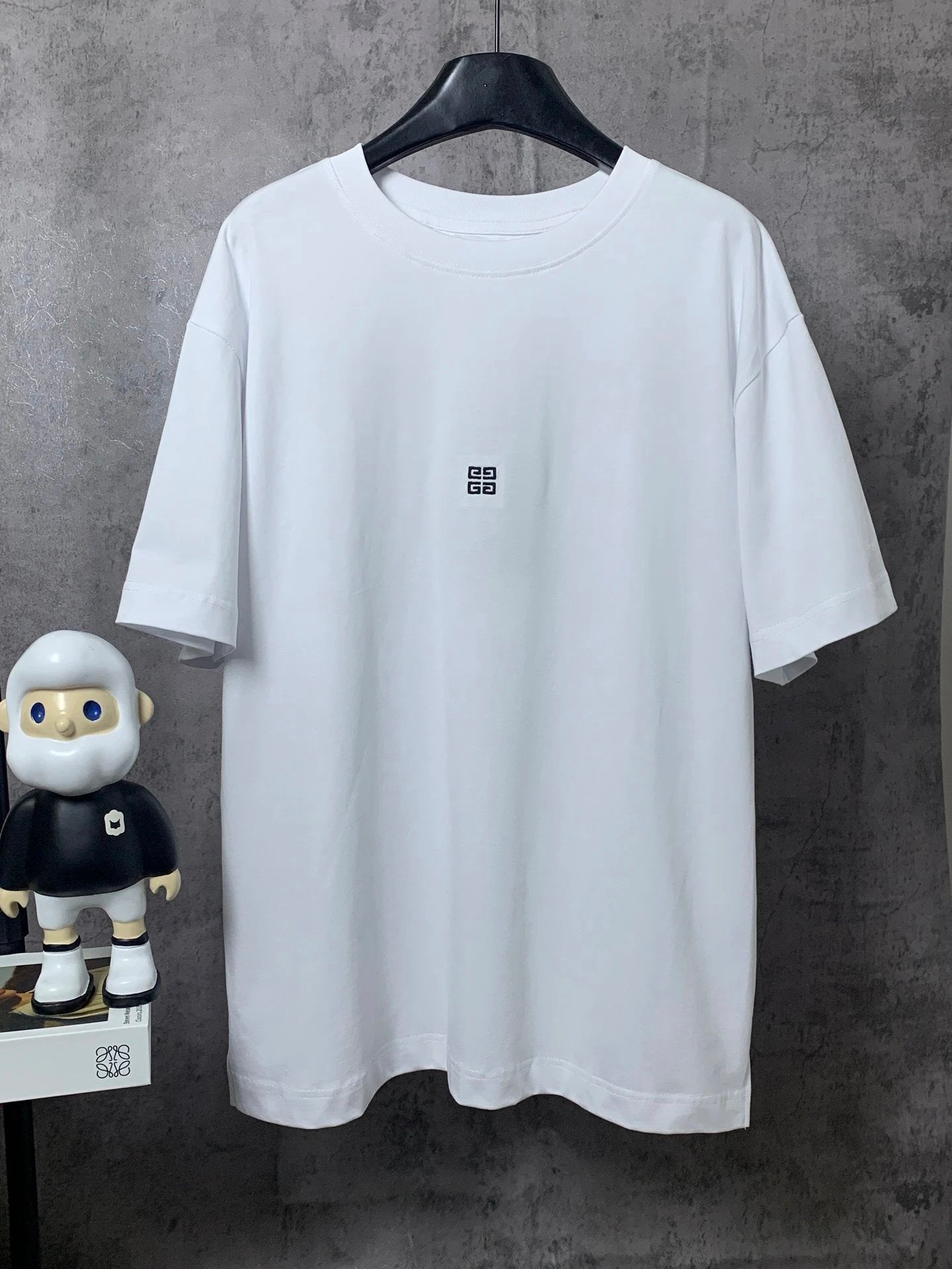 Givenchy T-shirt Chest Letter Embroidery logo round Neck Short Sleeve25ss New Pure Cotton Unisex Style T Casual T-Shirt Base Layer Shirt OS Loose Fit Half Sleeve Top Plus Size