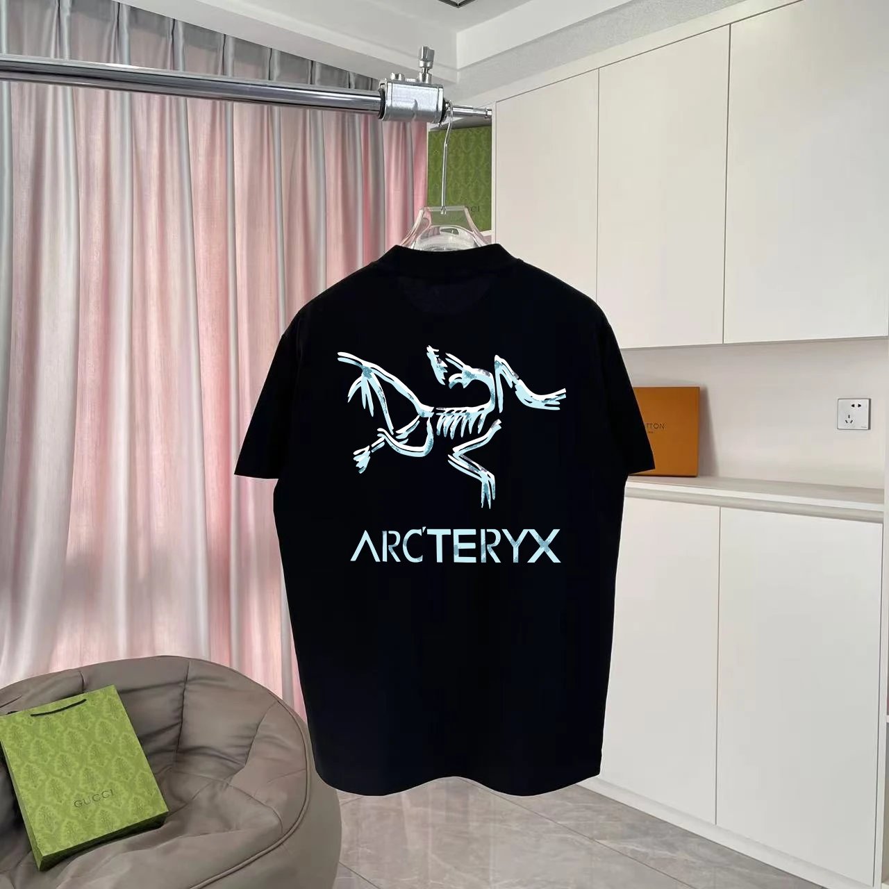 Arc'teryx T-shirt Back Gradient Bird Pattern Large Print logo round Neck Short Sleeve25ss New pure cotton T Unisex T-Shirt OS Loose Fit Base Shirt Top Half Sleeve T-Shirt