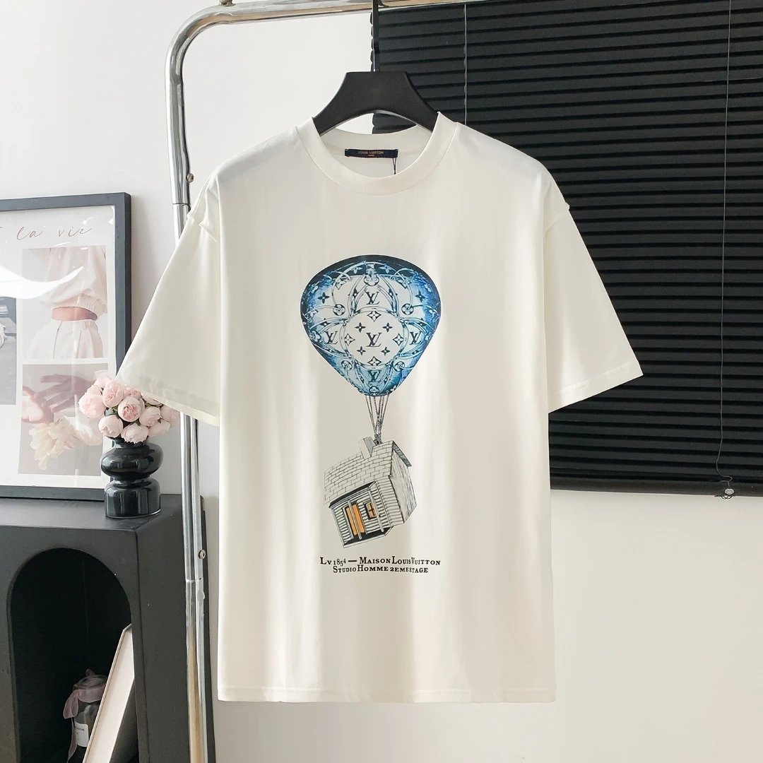 Louis Vuitton LV T-shirt Balloon House Print on the Chest logo round Neck Short Sleeve25ss New pure cotton T Unisex T-Shirt OS Loose Fit Base Shirt Top Half Sleeve T-Shirt