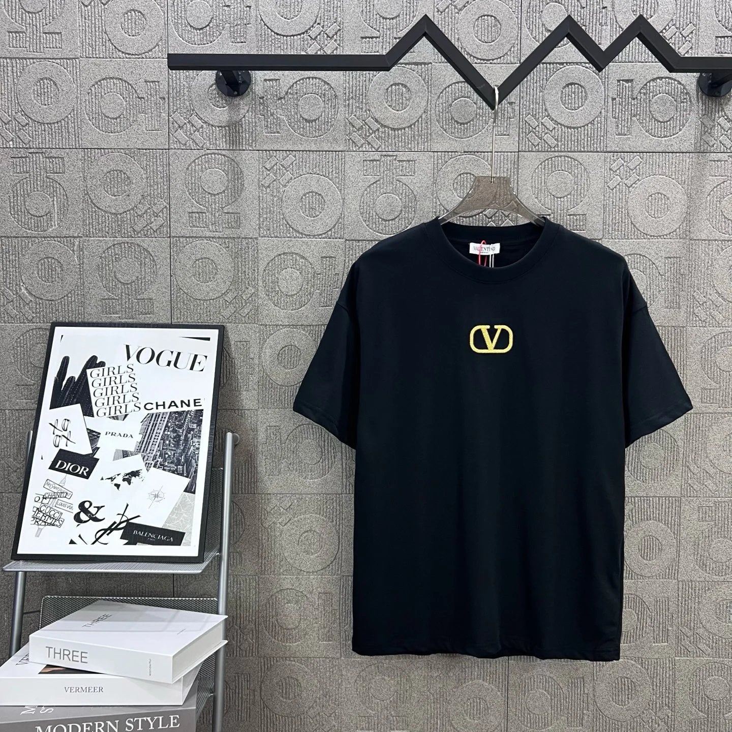 Balmain T-shirt Gold Embroidered Logo on the Chest logo round Neck Short Sleeve25ss New Pure Cotton Unisex Style T T-shirt OS Loose Fit Base Shirt Half Sleeve T-Shirt Top Half Sleeve