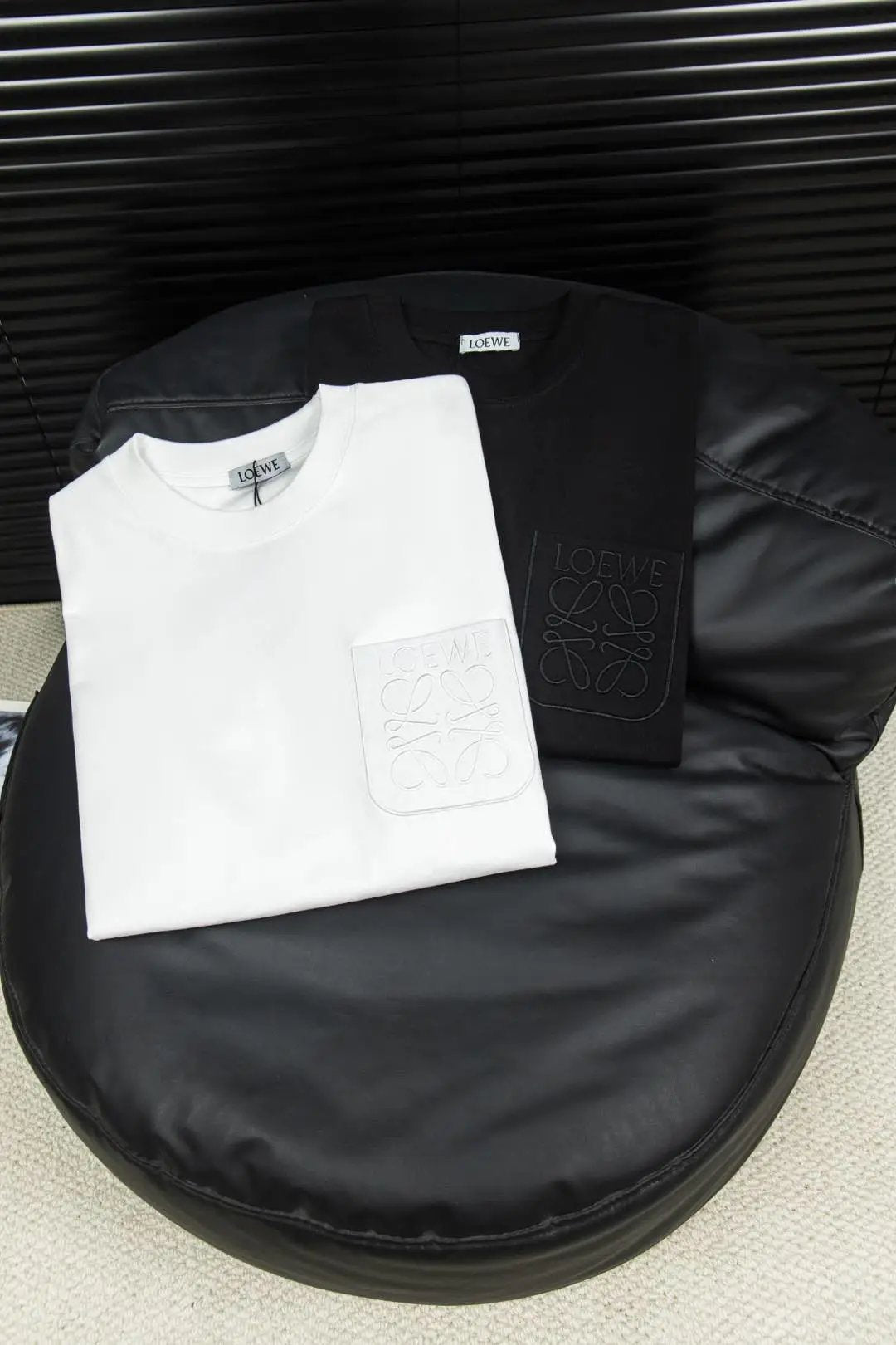 LOEWE T-shirt Pocket Embroidery logo round Neck Short Sleeve25ss New pure cotton T Unisex T-Shirt OS Drop Shoulder Loose Fit Base Shirt Top T-Shirt Short Sleeve