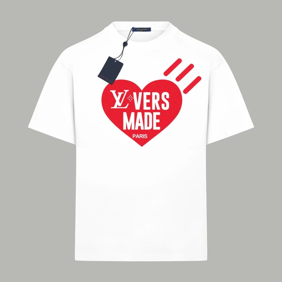 Louis Vuitton LV T-shirt Heart Print on the Chest logo round Neck Short Sleeve25ss New Pure Cotton Unisex Style T Casual T-Shirt Base Layer Shirt OS Loose Fit Half Sleeve Top Plus Size