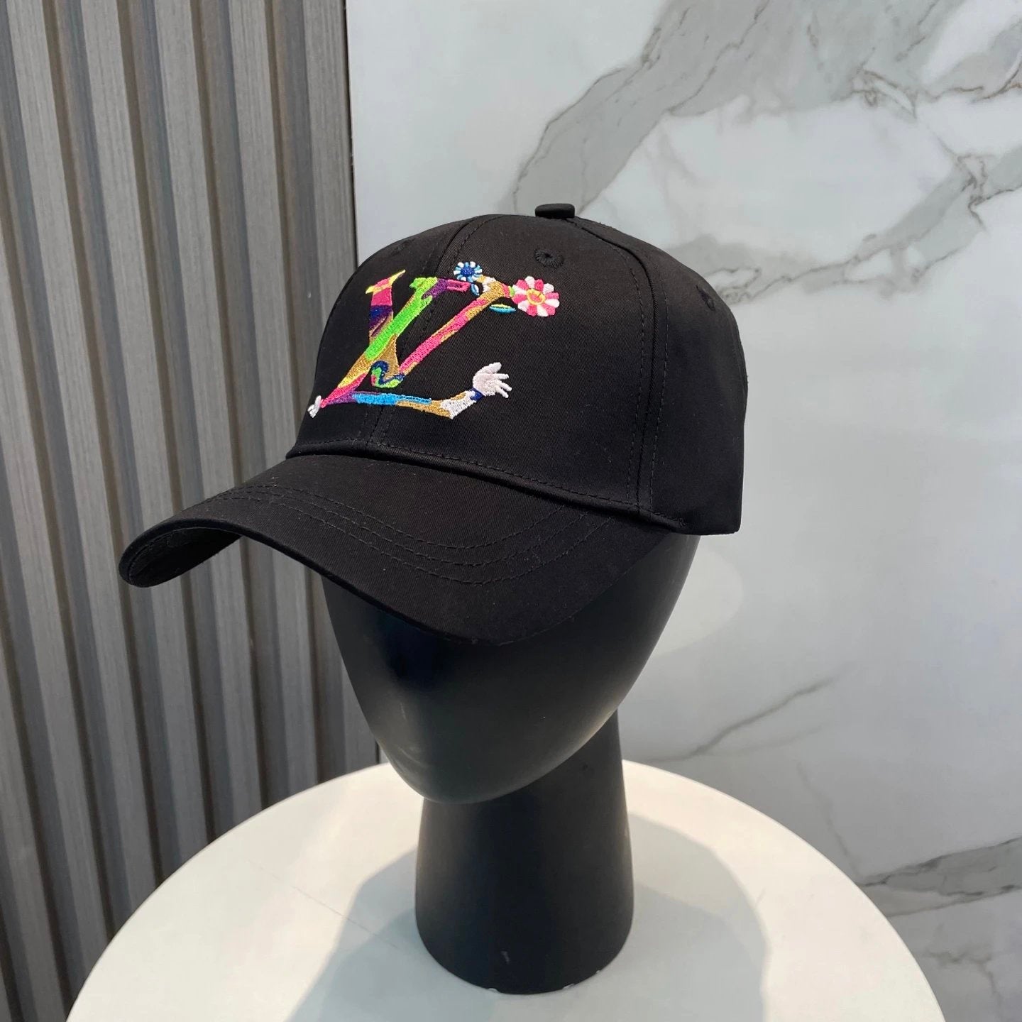 Louis Vuitton LV Hat Colorful Letter Embroidery logo Baseball Cap Sunshade Sun Protection Duckbill Cap Slimming Face Curved Brim Versatile Large Head Circumference Sports Hat Unisex Couple Style