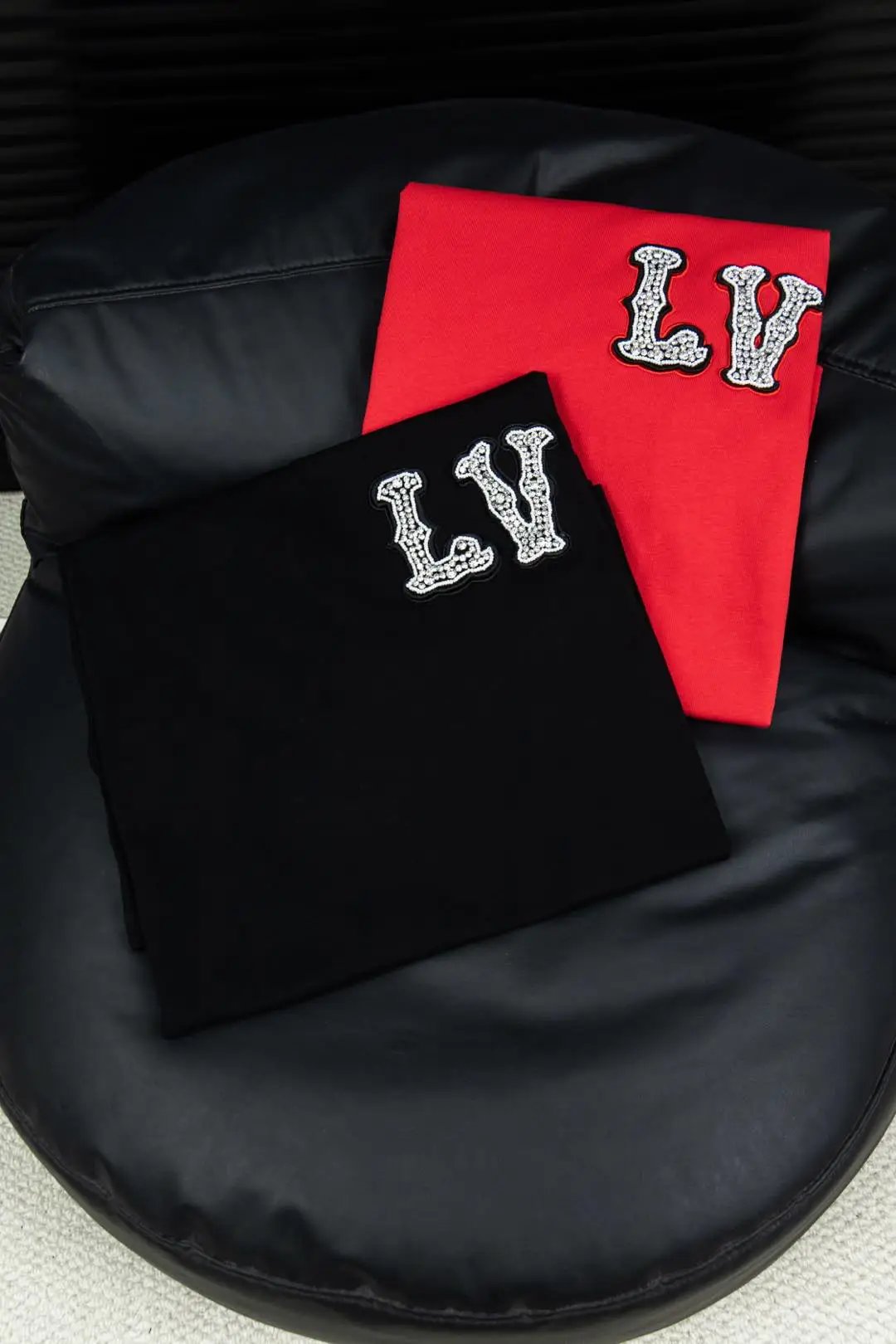 Louis Vuitton LV T-shirt Embroidery on the chest logo round Neck Short Sleeve25ss New pure cotton T Unisex T-Shirt OS Loose Fit Base Shirt Top Half Sleeve T-Shirt